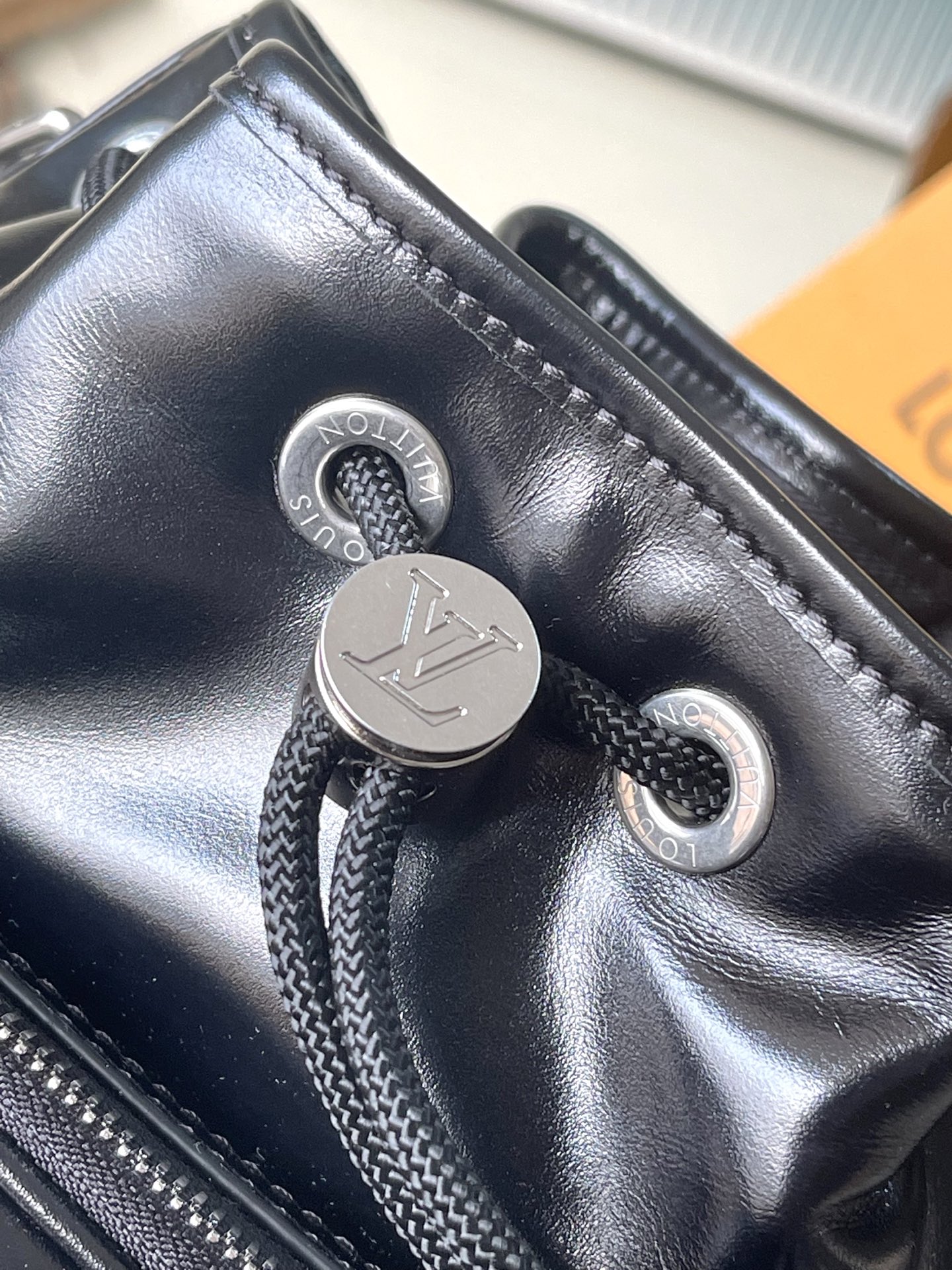 Bagsaaa LV M13985 Noé Cargo Black small bucket-style bag - 24cm