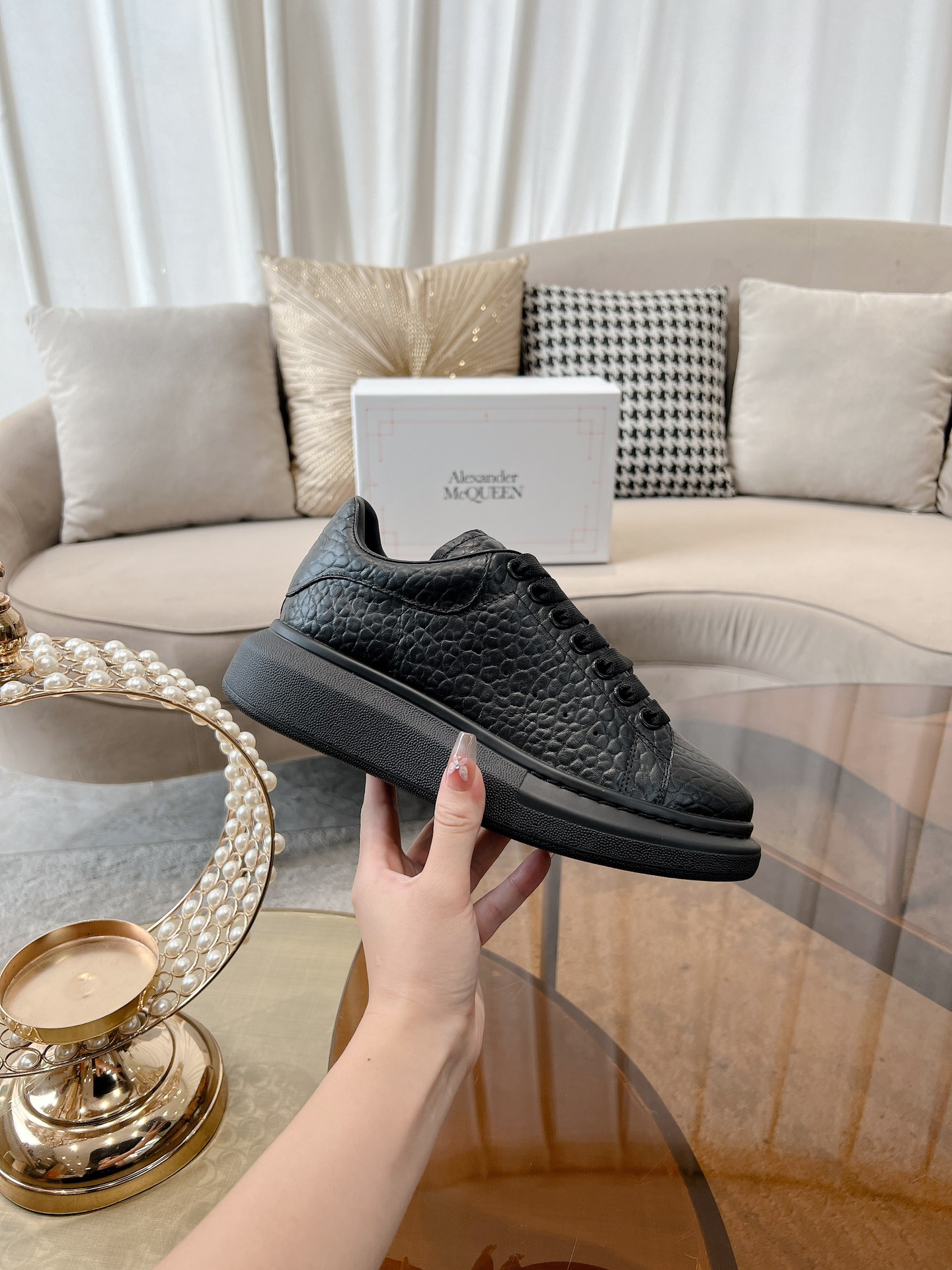 Bagsaaa A1exa*der Mcqv*en Oversized Black Sneakers