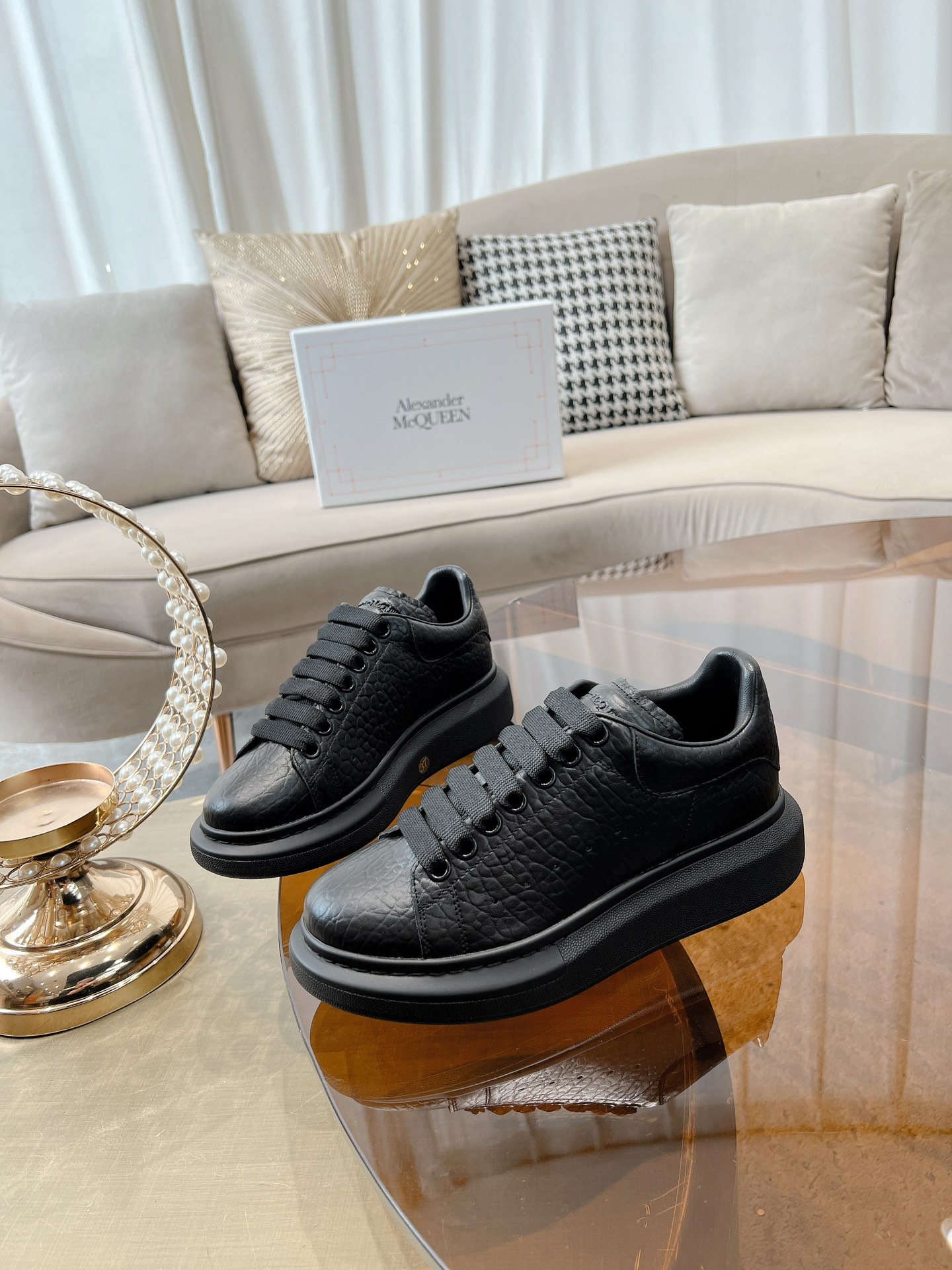 Bagsaaa A1exa*der Mcqv*en Oversized Black Sneakers