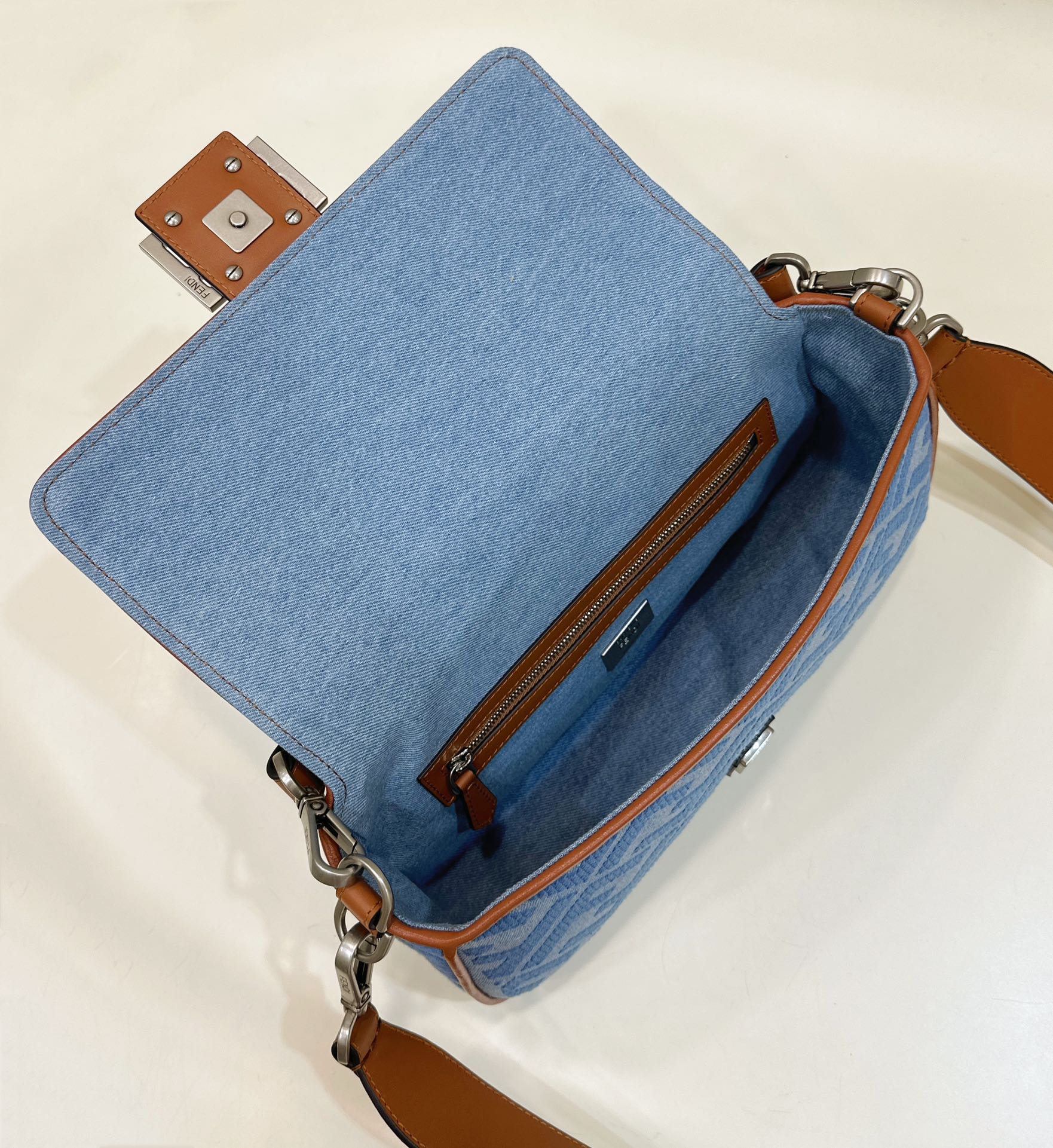 Bagsaaa F**di Blue Baguette Ff Embroidered Denim Tote Bag - 27cm