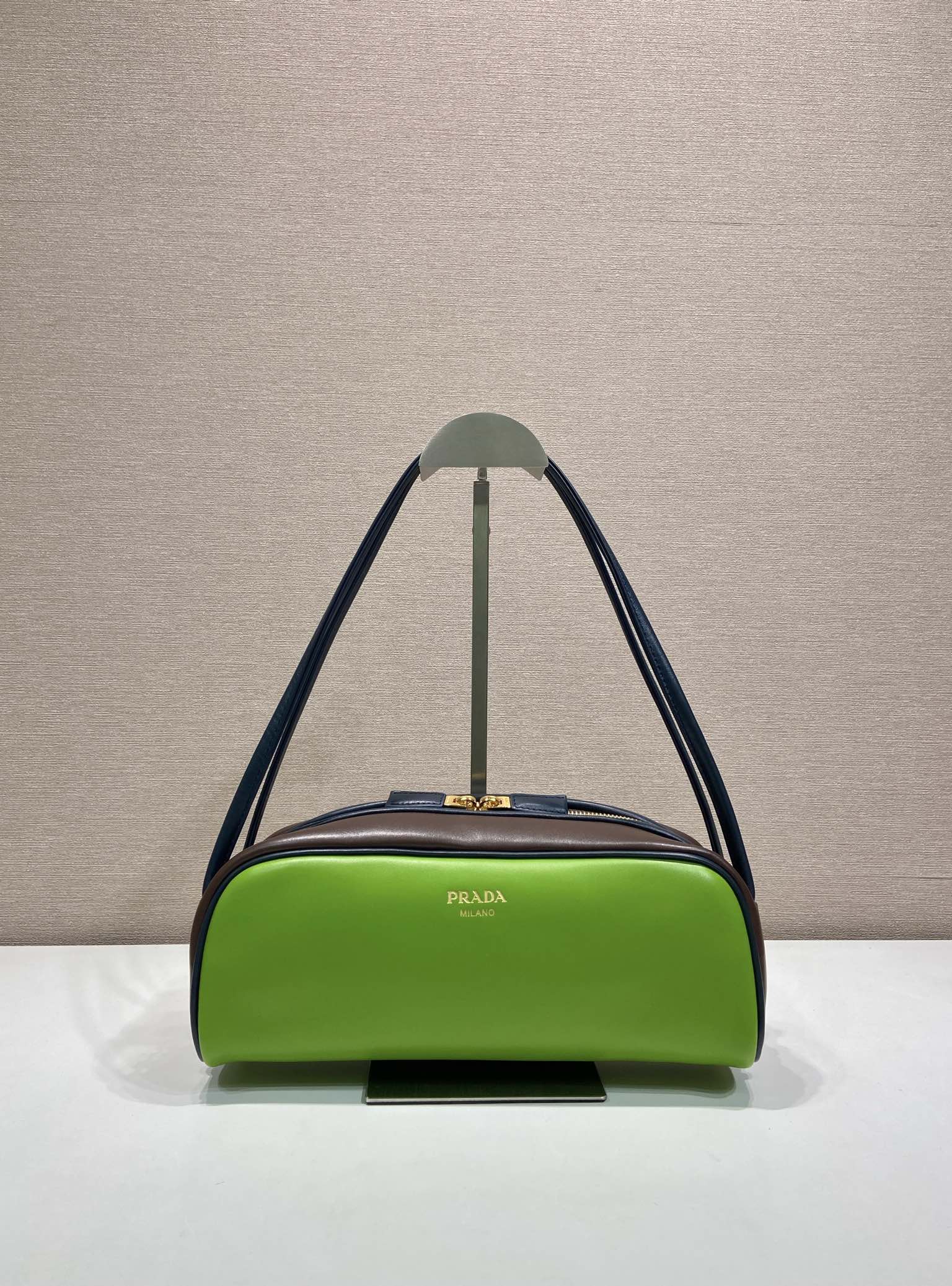 Bagsaaa Pra*a Swing smooth leather shoulder bag 1BC249 green - 28cm