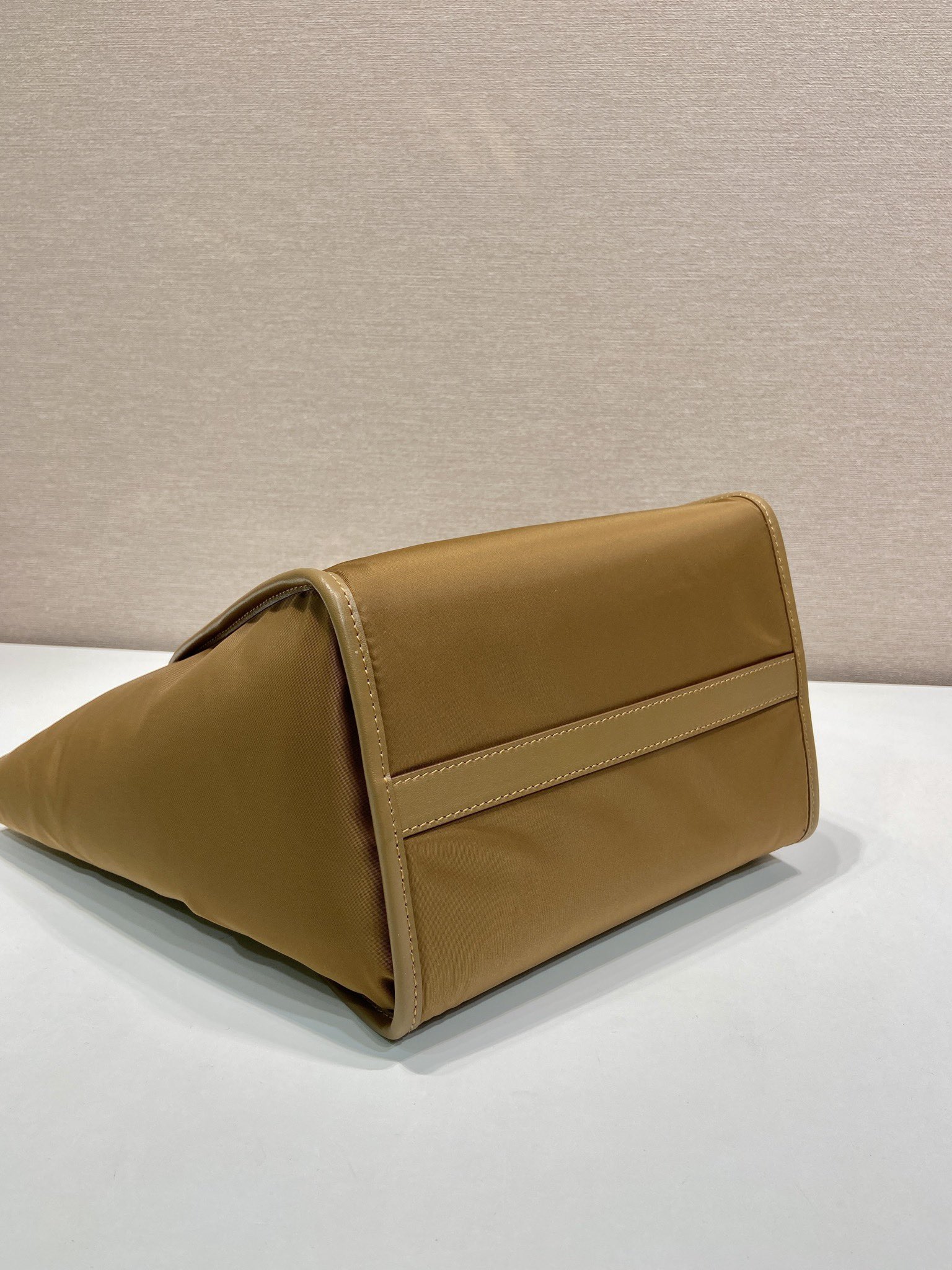 Bagsaaa Pra*a Medium Re-Nylon and leather tote bag 1BG578 brown - 28.5cm