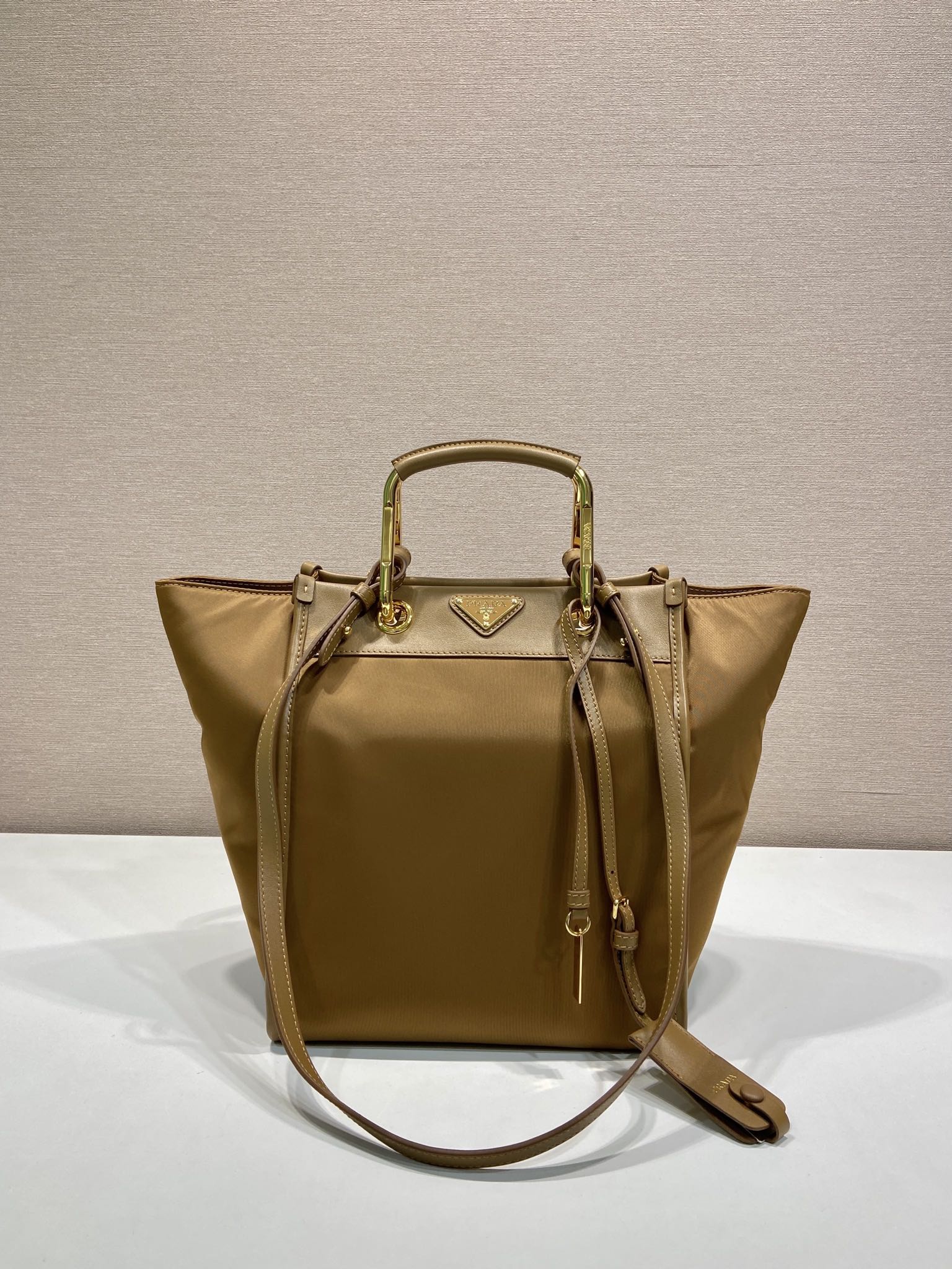 Bagsaaa Pra*a Medium Re-Nylon and leather tote bag 1BG578 brown - 28.5cm