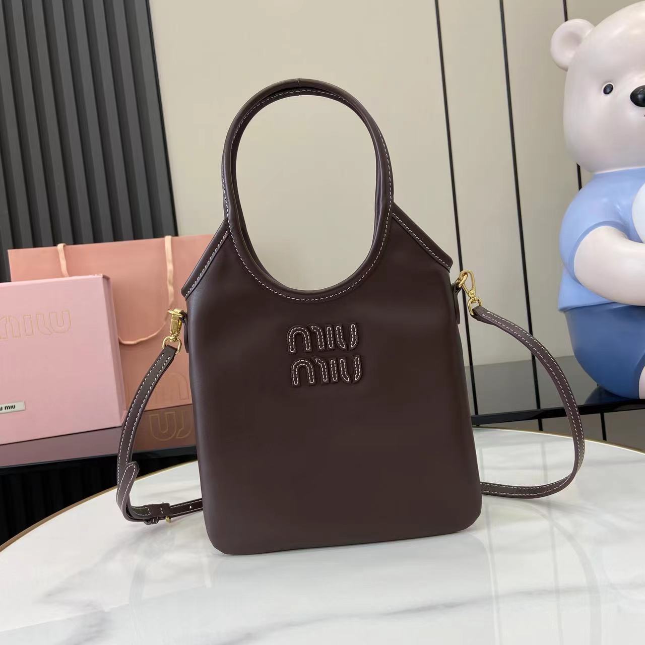 Bagsaaa Miu Miu IVY leather handbag 5BA281 briarwood - 24cm