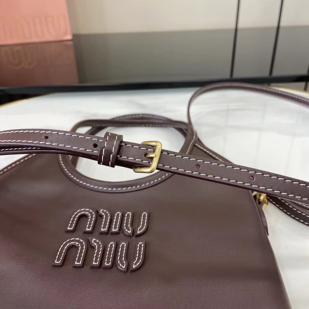 Bagsaaa Miu Miu IVY leather handbag 5BA281 briarwood - 24cm