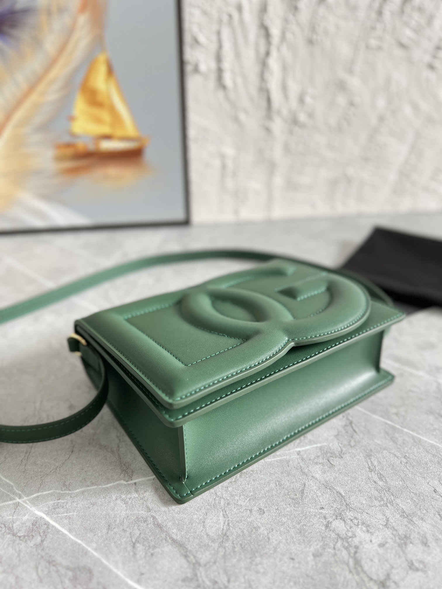 Bagsaaa Dolce & Gabbana Calfskin DG Logo Bag crossbody bag green - 20cm