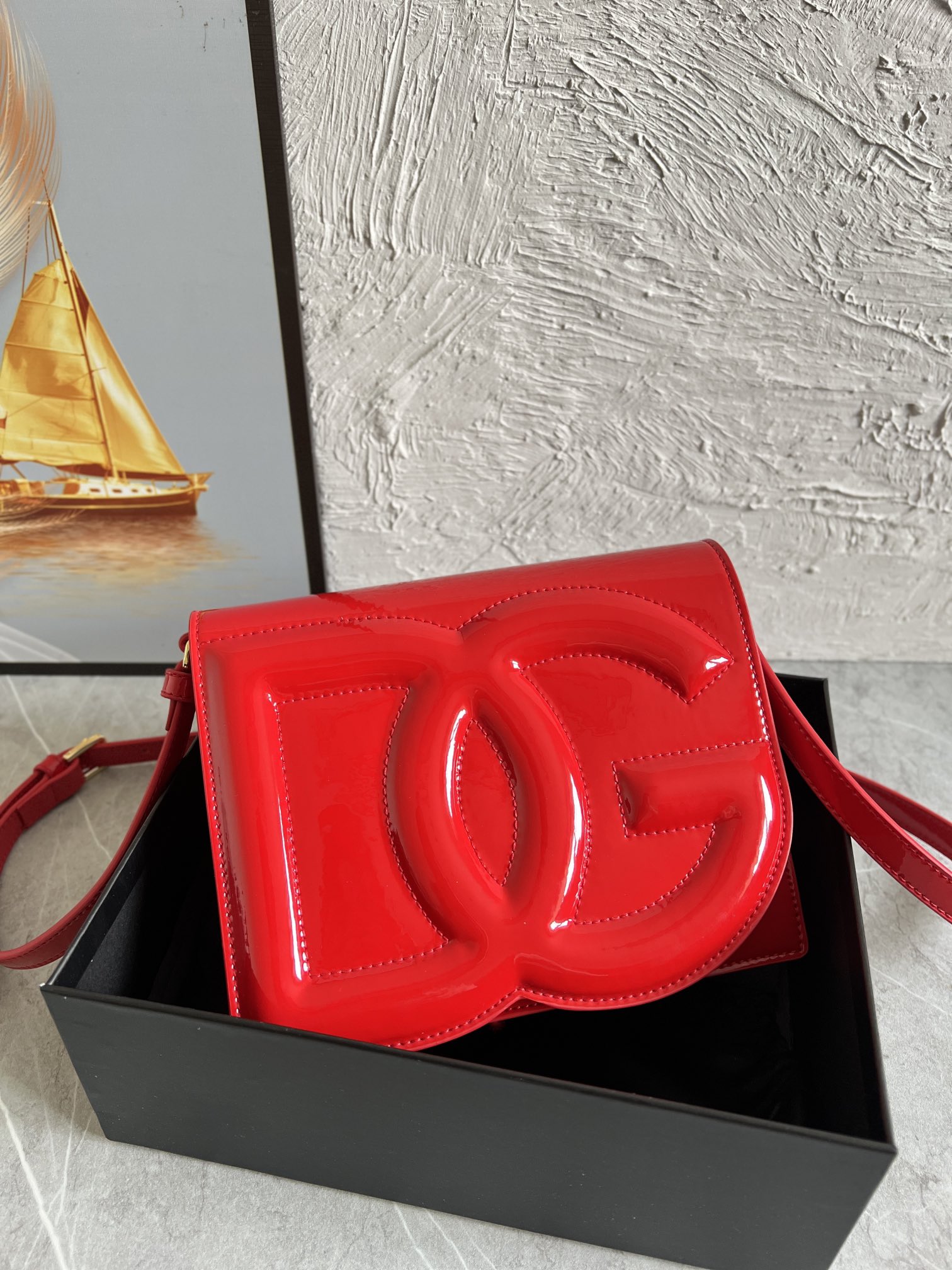 Bagsaaa Dolce & Gabbana Patent Leather DG Logo Crossbody Bag Red - 20cm