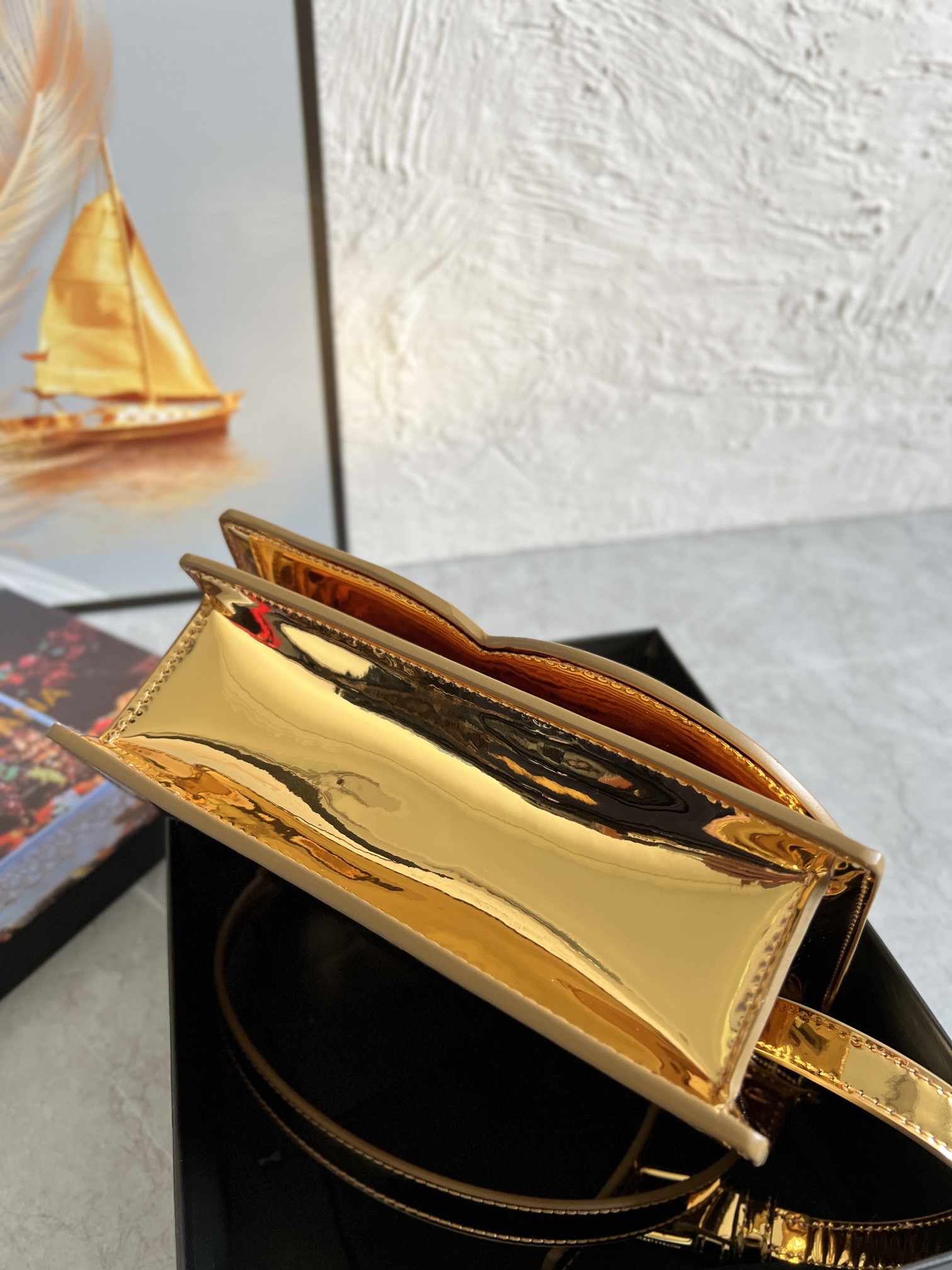 Bagsaaa Dolce & Gabbana Patent Leather DG Logo Crossbody Bag Gold - 20cm