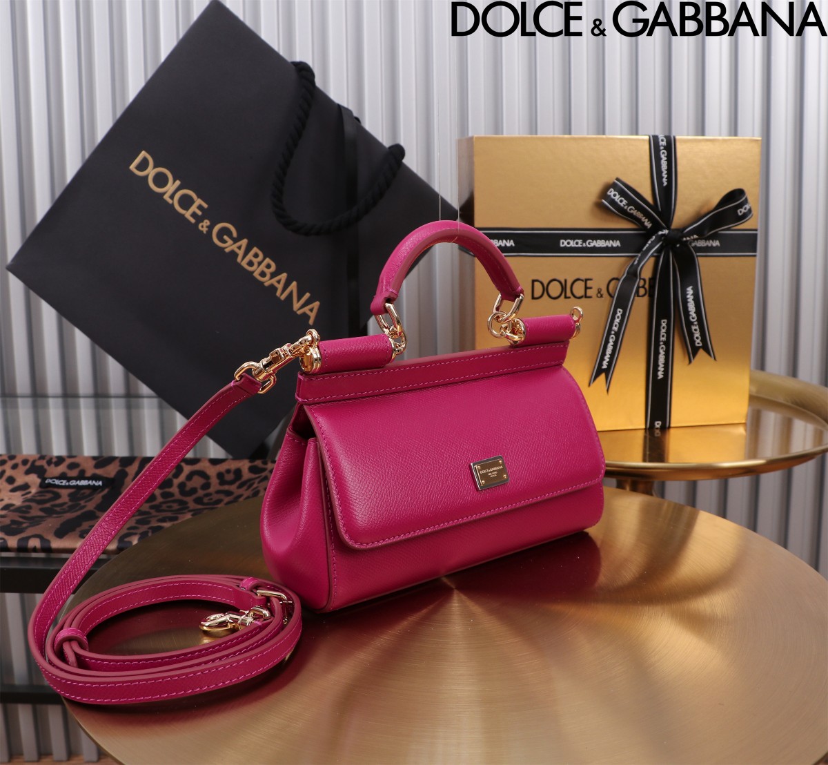 Bagsaaa Dolce & Gabbana Small Sicily handbag fuchsia pink - 19cm