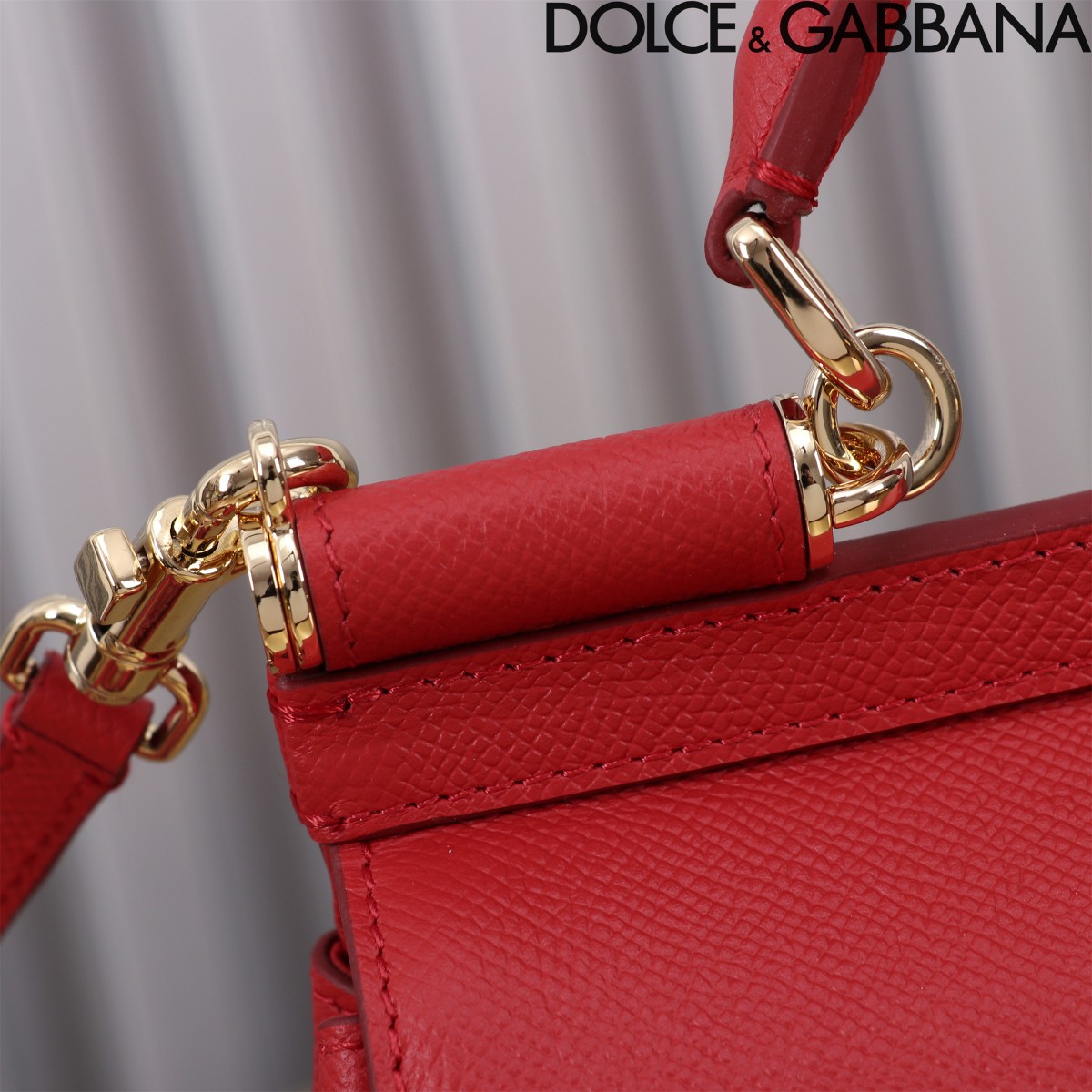 Bagsaaa Dolce & Gabbana Small Sicily handbag red - 19cm