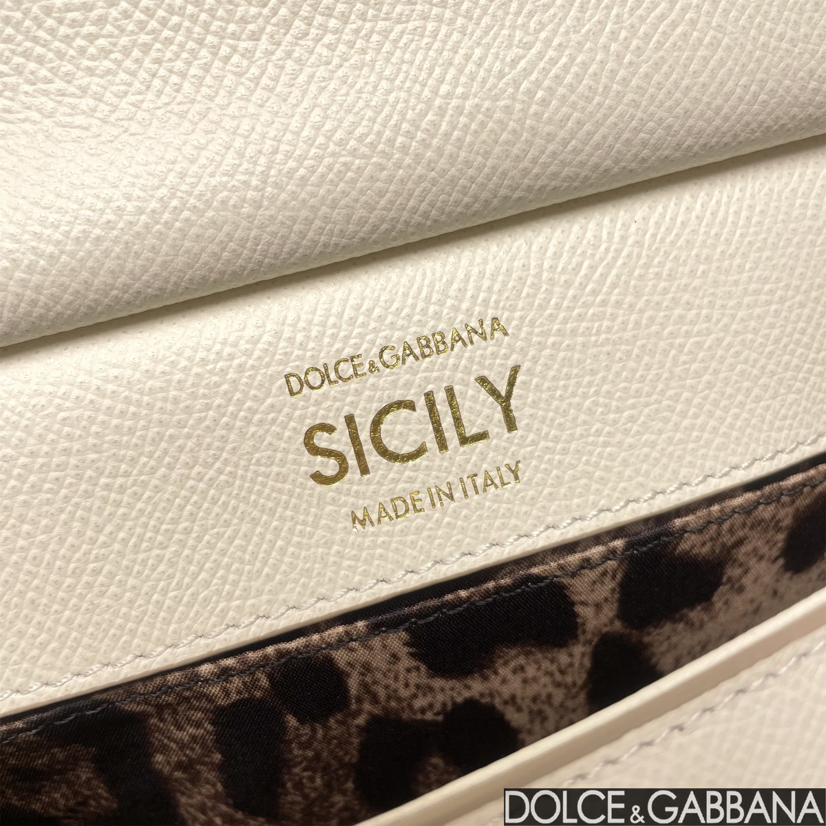 Bagsaaa Dolce & Gabbana Small Sicily handbag off white - 19cm