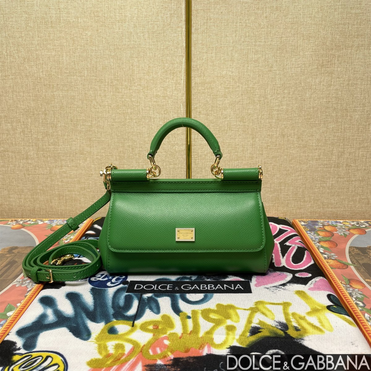 Bagsaaa Dolce & Gabbana Small Sicily handbag green - 19cm