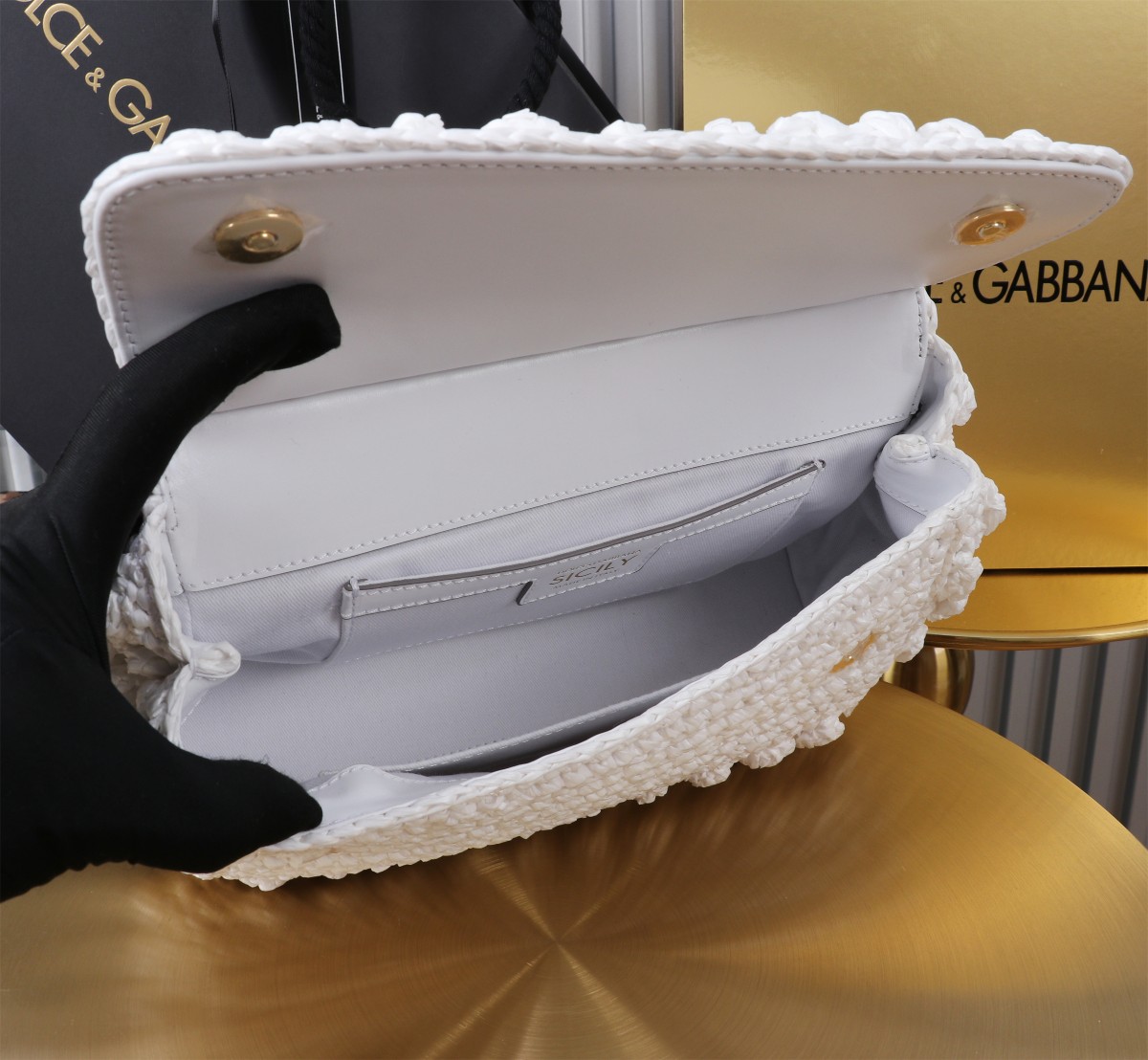 Bagsaaa Dolce & Gabbana White Raffia and Leather Medium Miss Sicily Top Handle Bag - 25cm