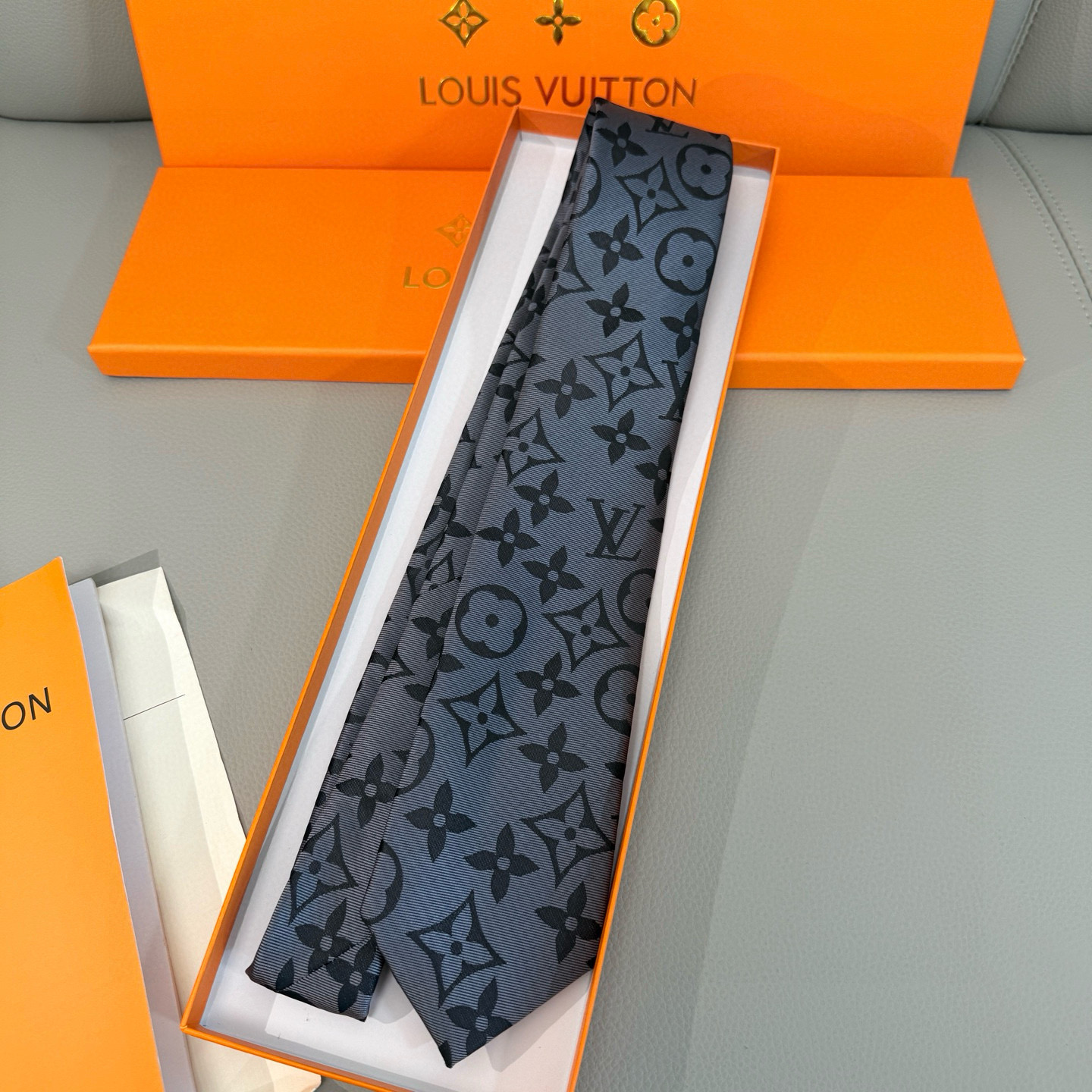 Bagsaaa LV Tie 02