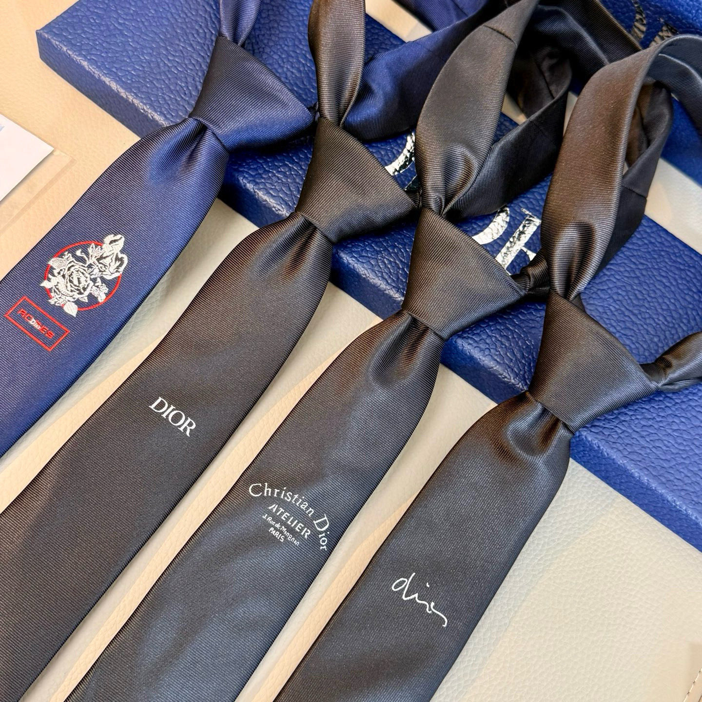 Bagsaaa D10r Tie 01