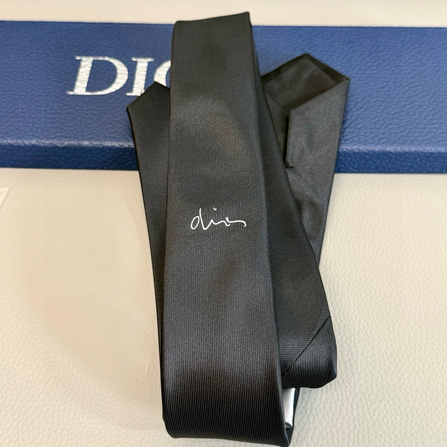 Bagsaaa D10r Tie 01