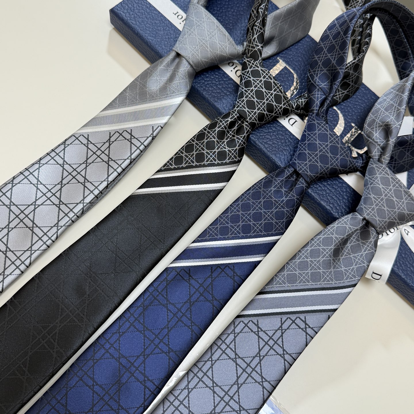Bagsaaa D10r Tie 02