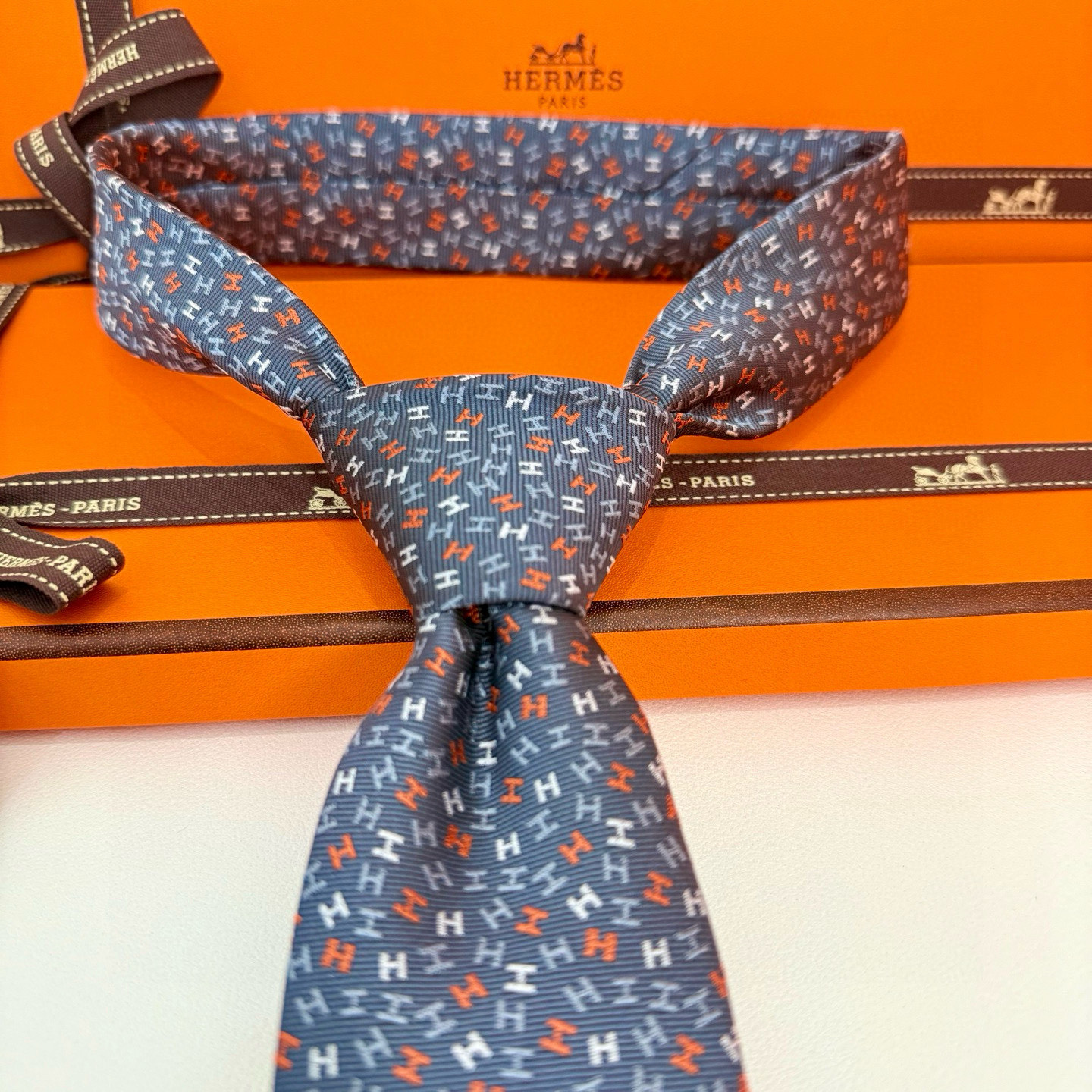 Bagsaaa H**me5 Tie 03