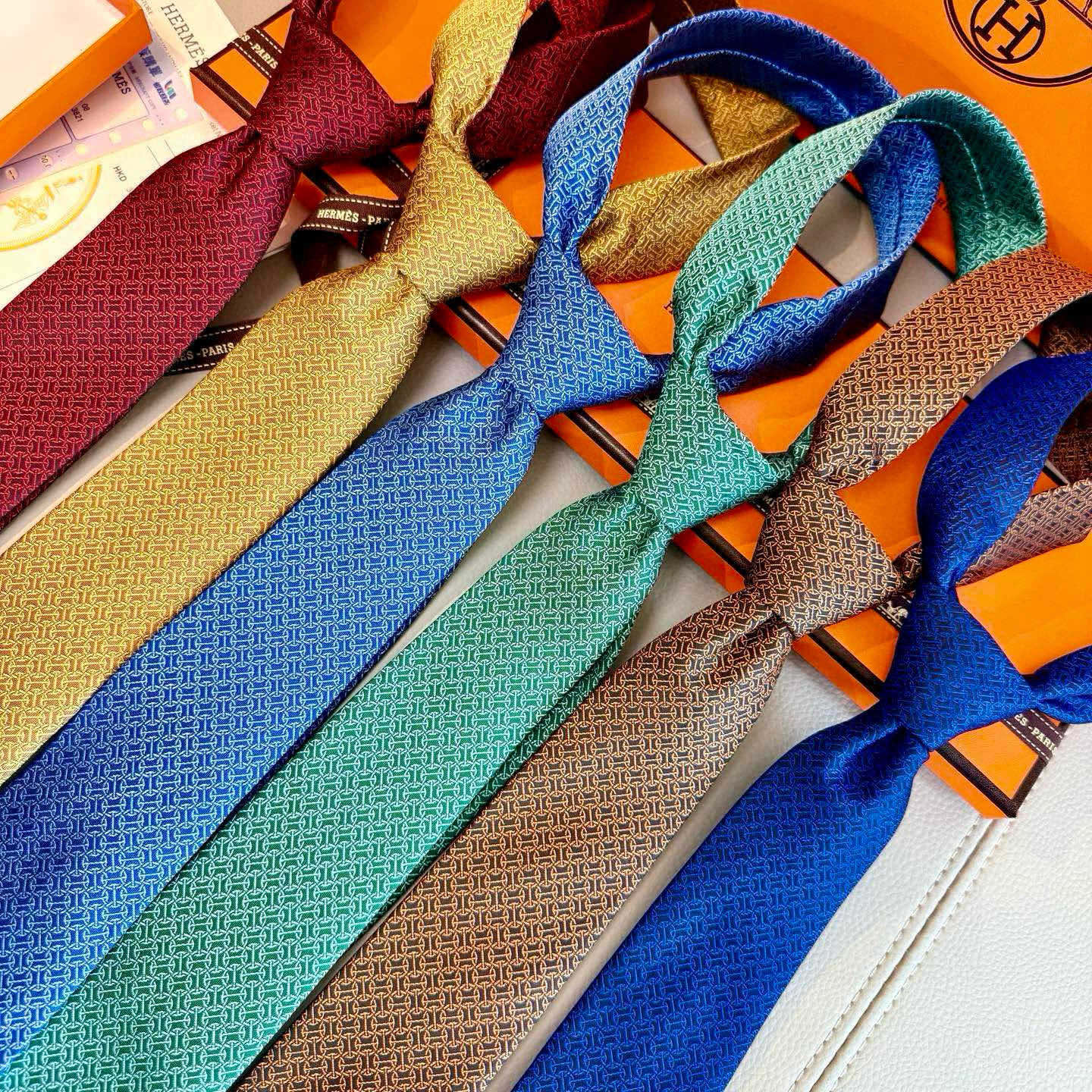 Bagsaaa H**me5 Tie 04