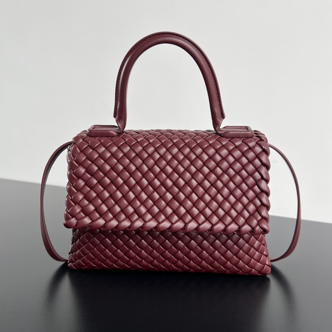 Bagsaaa B0tt*ga Ven*ta Patti Shoulder Bag 776783 red - 26cm