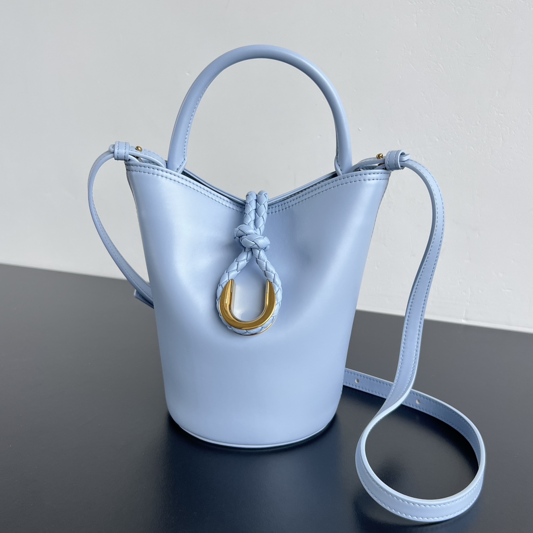 Bagsaaa B0tt*ga Ven*ta Small Liberta Bucket 815244 blue - 22cm