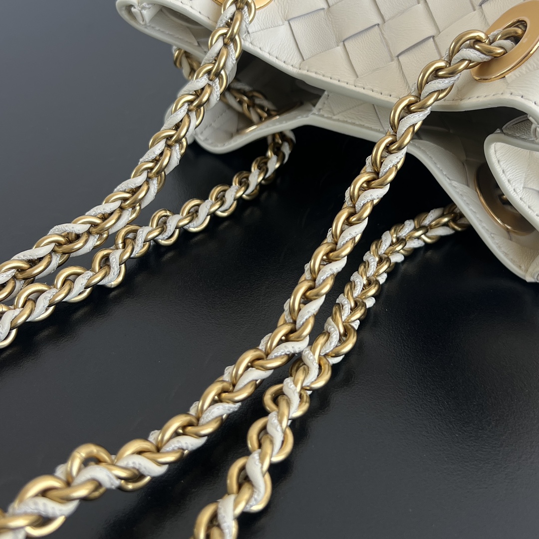 Bagsaaa B0tt*ga Ven*ta Small Parachute Chain 817175 white - 20cm
