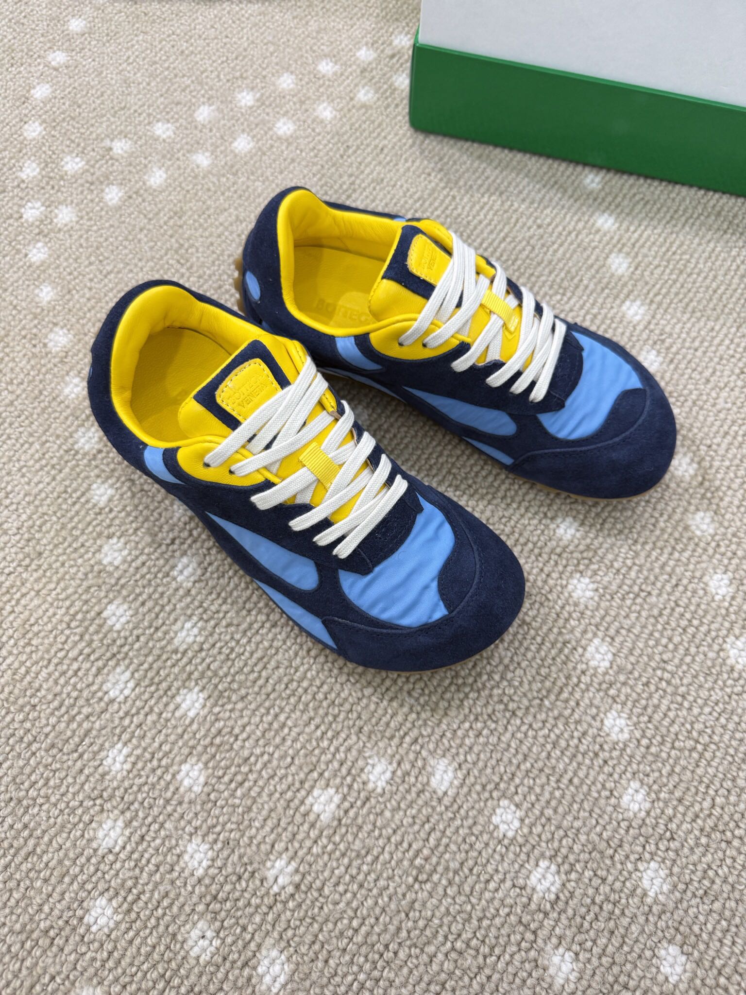 Bagsaaa B0tt*ga Ven*ta Orbit Flash Sneaker blue & yellow