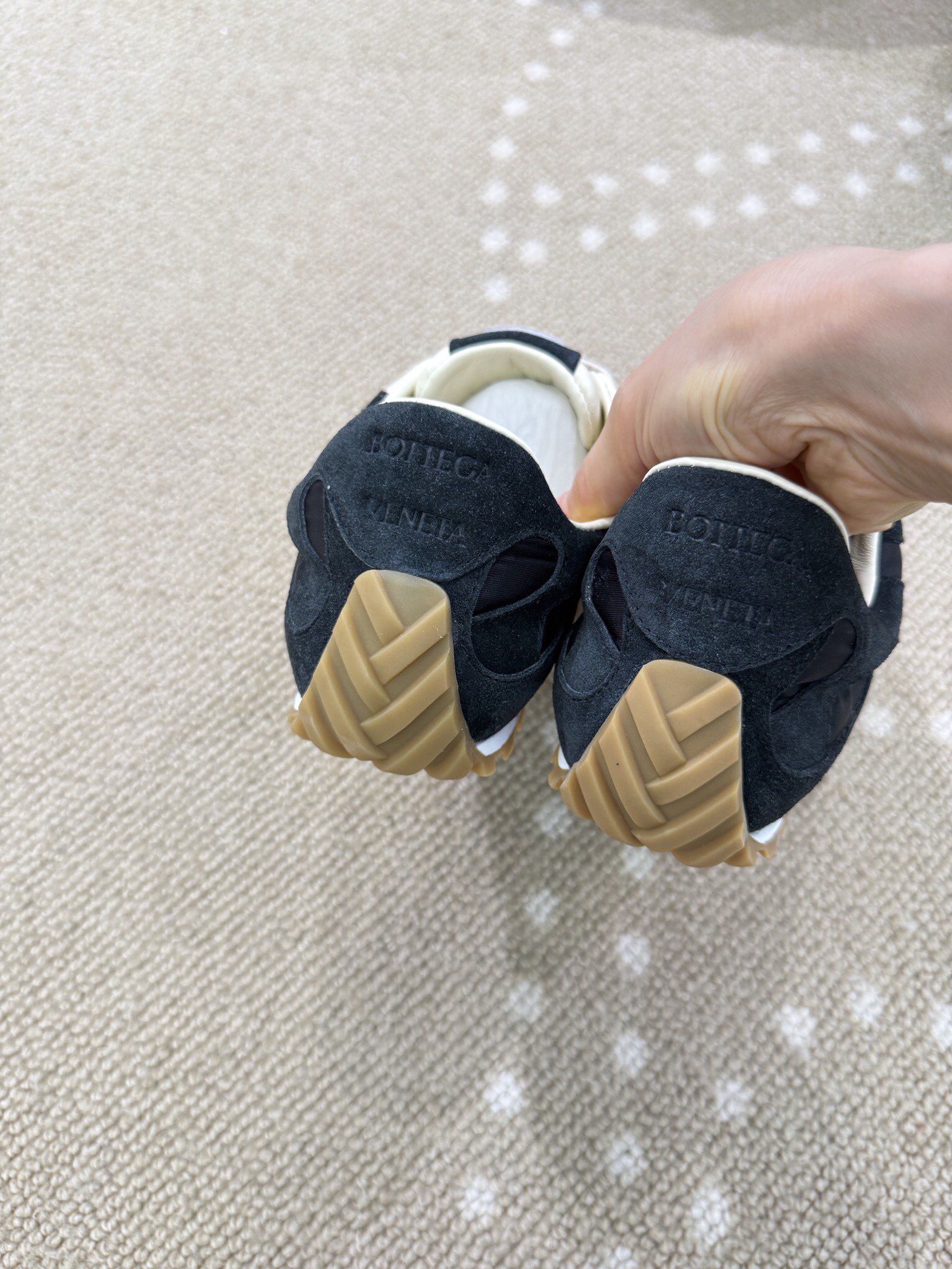 Bagsaaa B0tt*ga Ven*ta Orbit Flash Sneaker black