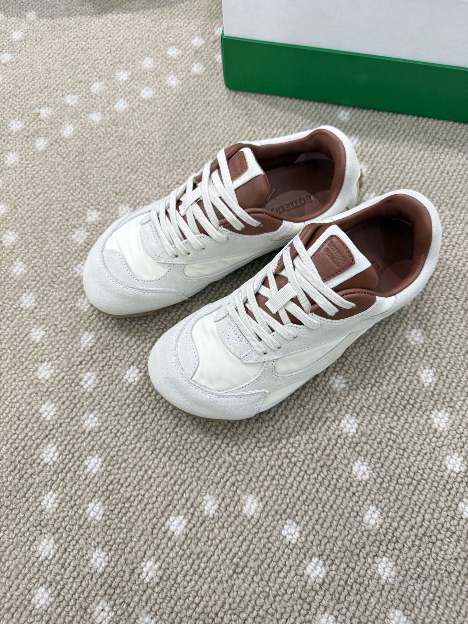 Bagsaaa B0tt*ga Ven*ta Orbit Flash Sneaker Sea salt/caramel