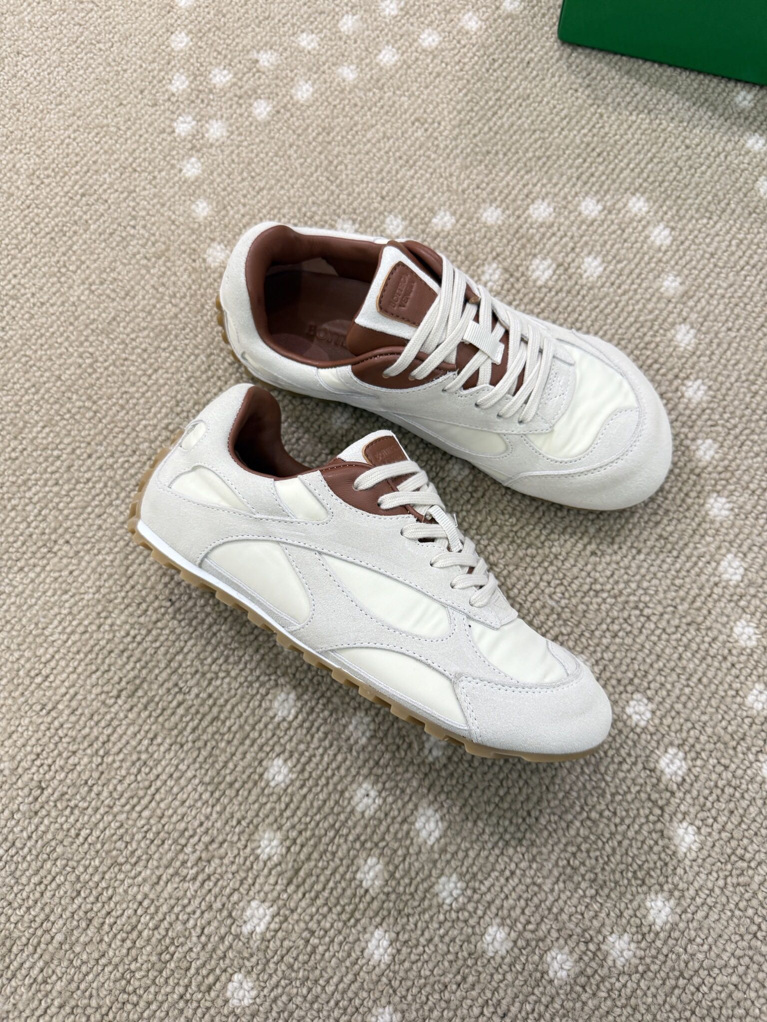 Bagsaaa B0tt*ga Ven*ta Orbit Flash Sneaker Sea salt/caramel