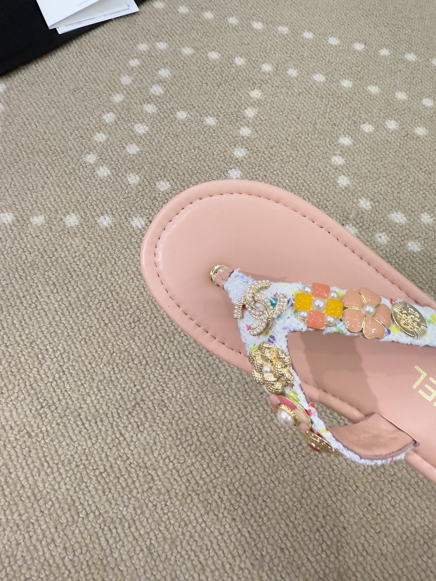 Bagsaaa Ch**el Thongs G46304 Light Pink