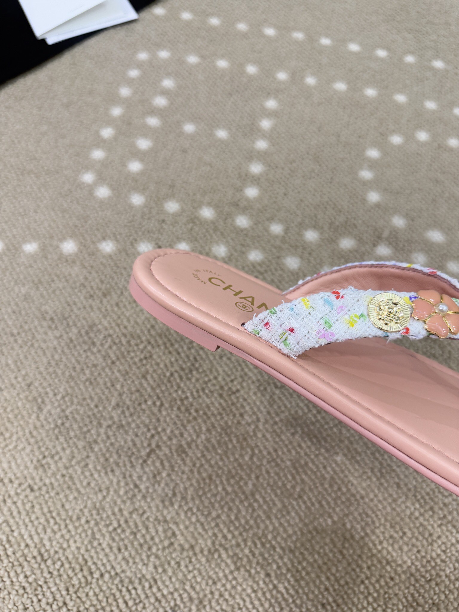 Bagsaaa Ch**el Thongs G46304 Light Pink