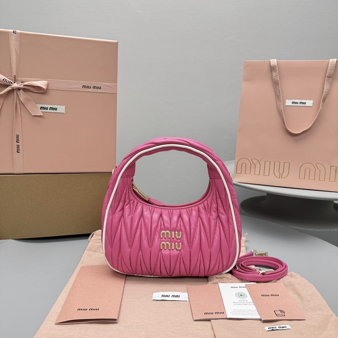 Bagsaaa Miu Miu Wander matelassé nappa leather bag 5BC125 pink - 20cm