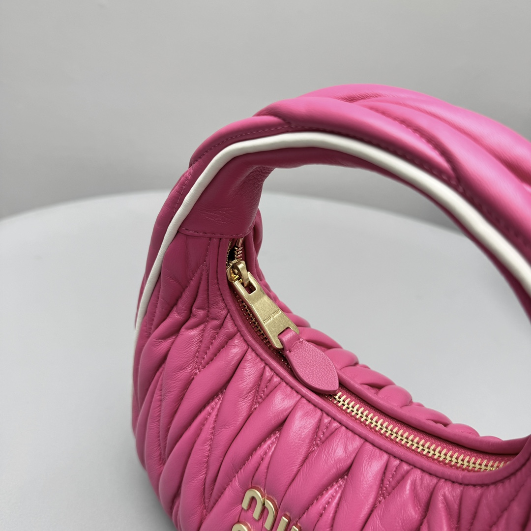Bagsaaa Miu Miu Wander matelassé nappa leather bag 5BC125 pink - 20cm