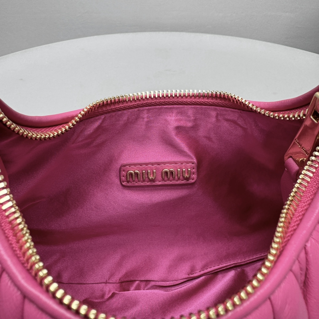 Bagsaaa Miu Miu Wander matelassé nappa leather bag 5BC125 pink - 20cm