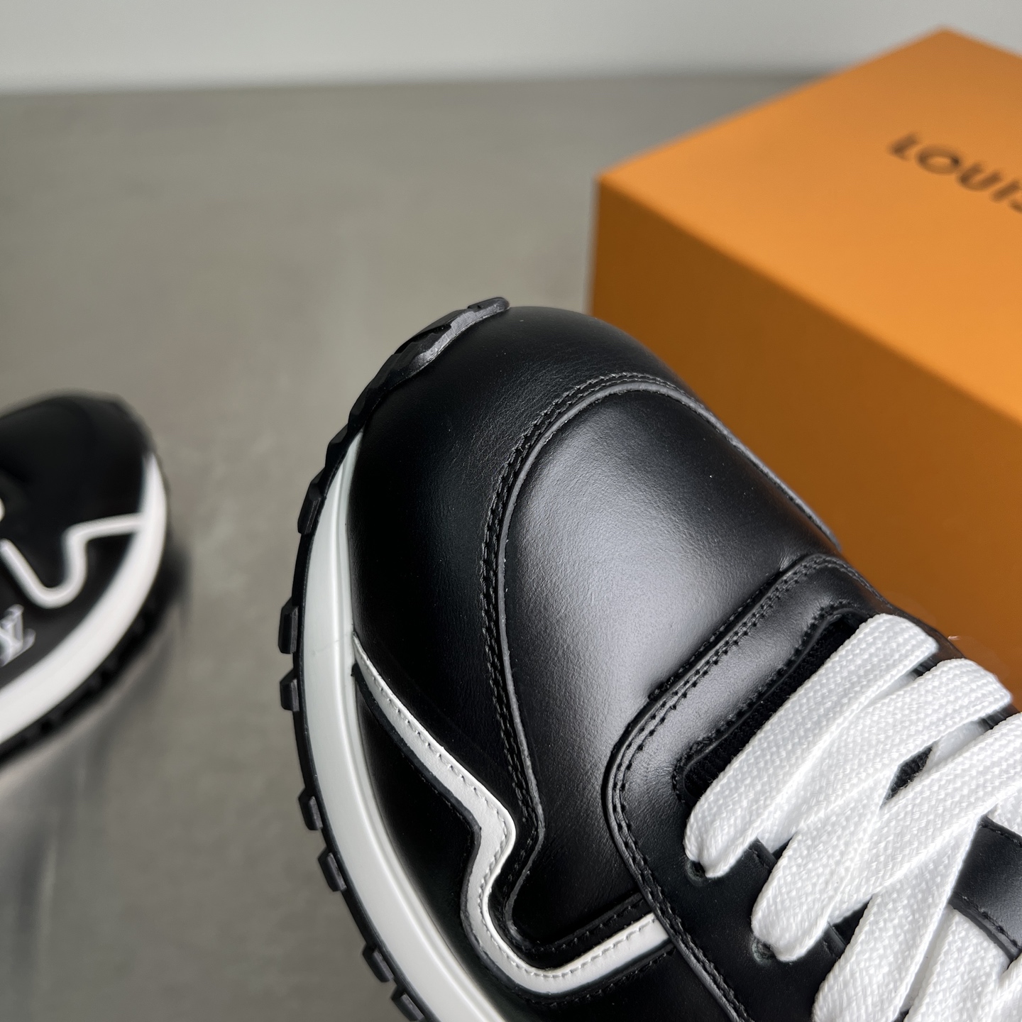Bagsaaa LV Run Away Maxi Sneaker Black