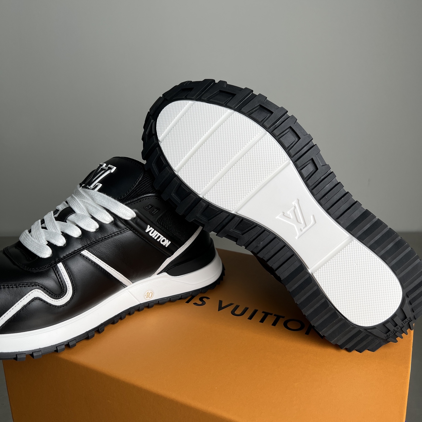 Bagsaaa LV Run Away Maxi Sneaker Black