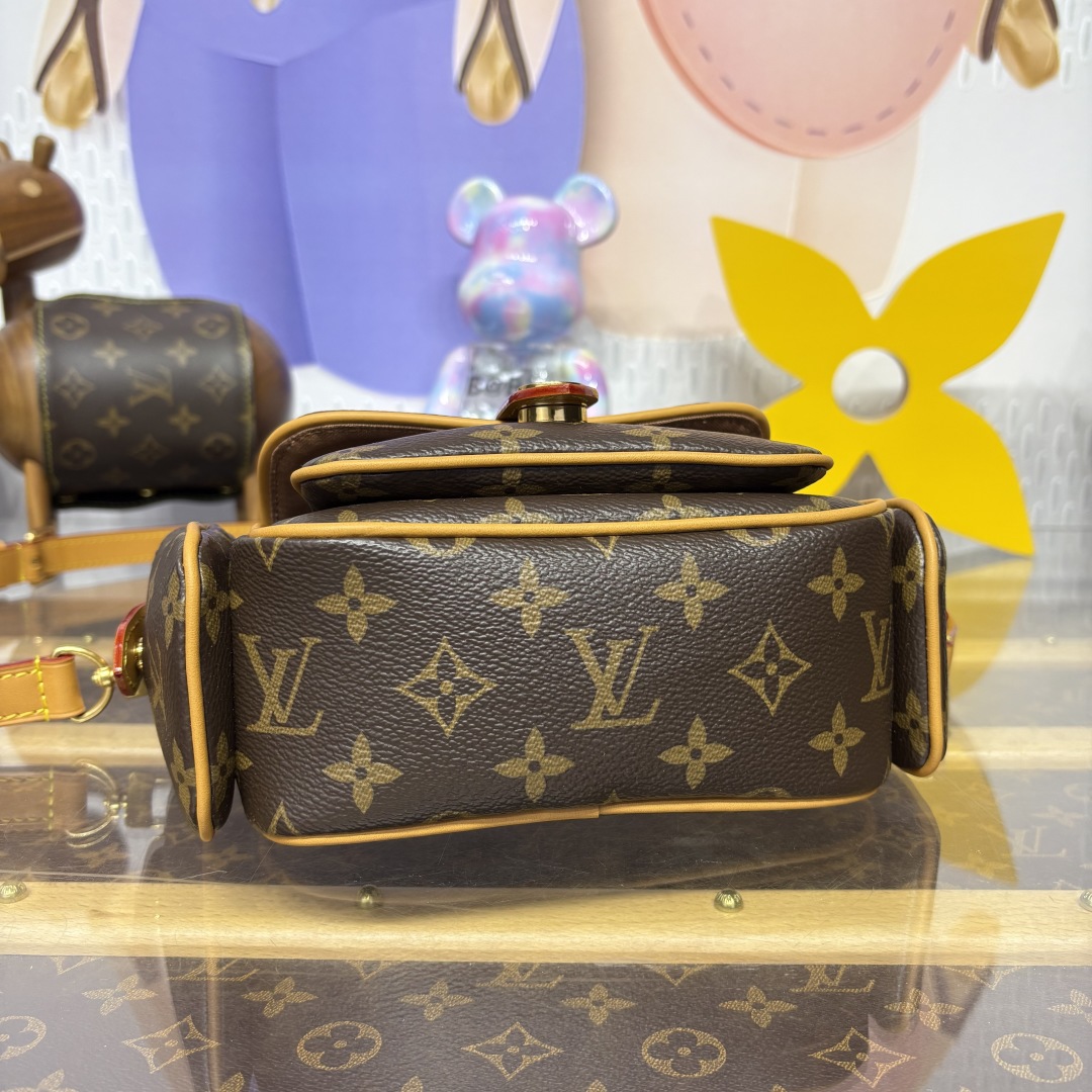 Bagsaaa LV M14742 Cargo Wearable Wallet - 23 x 14 x 10 cm
