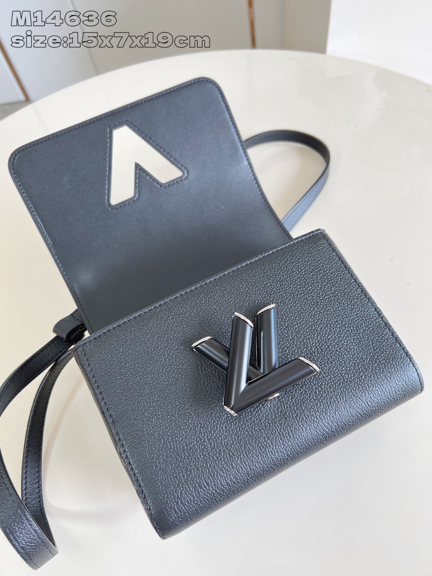 Bagsaaa LV M14636 Twist PM Slim Black - 19cm