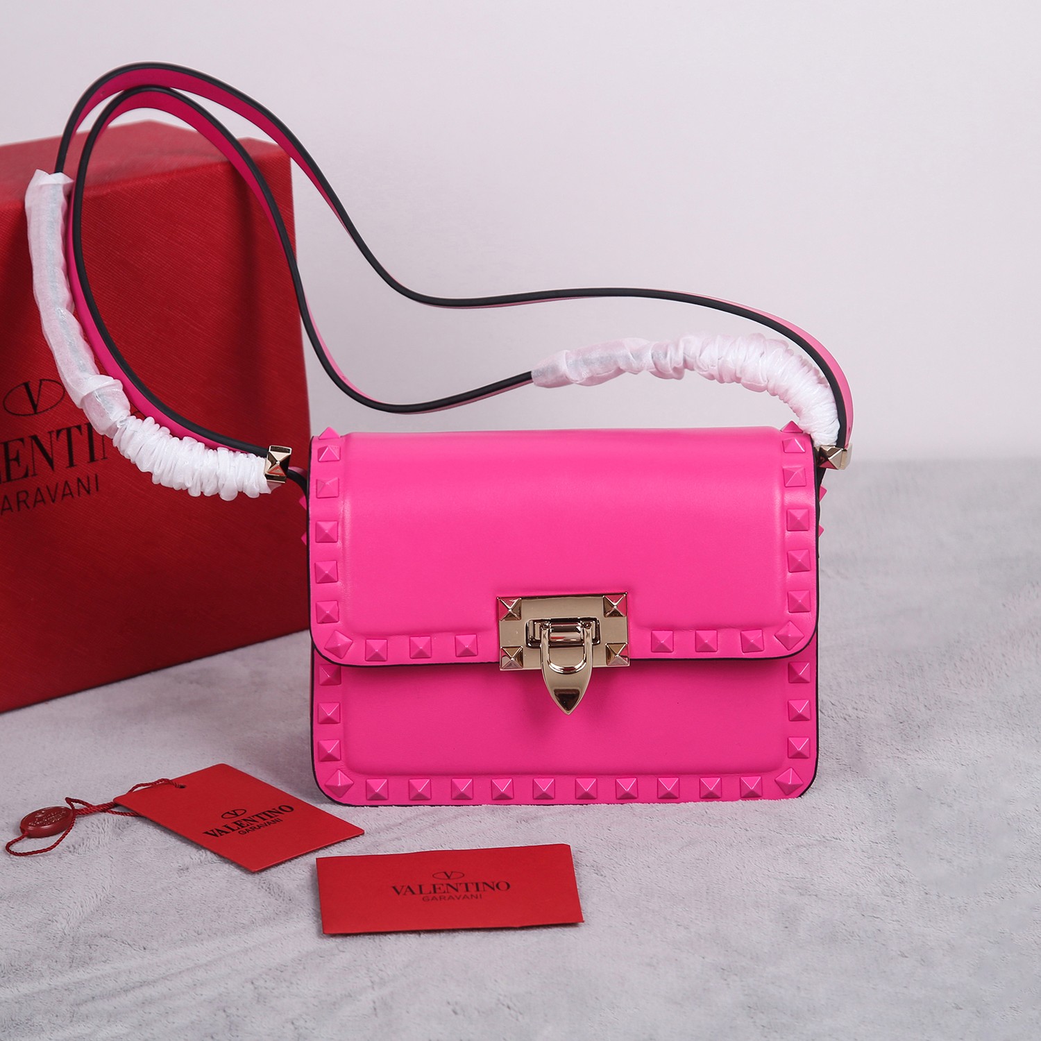 Bagsaaa Va1e*ntin0 Bright Pink Smooth Leather Rockstud23 Small Shoulder Bag - 19cm