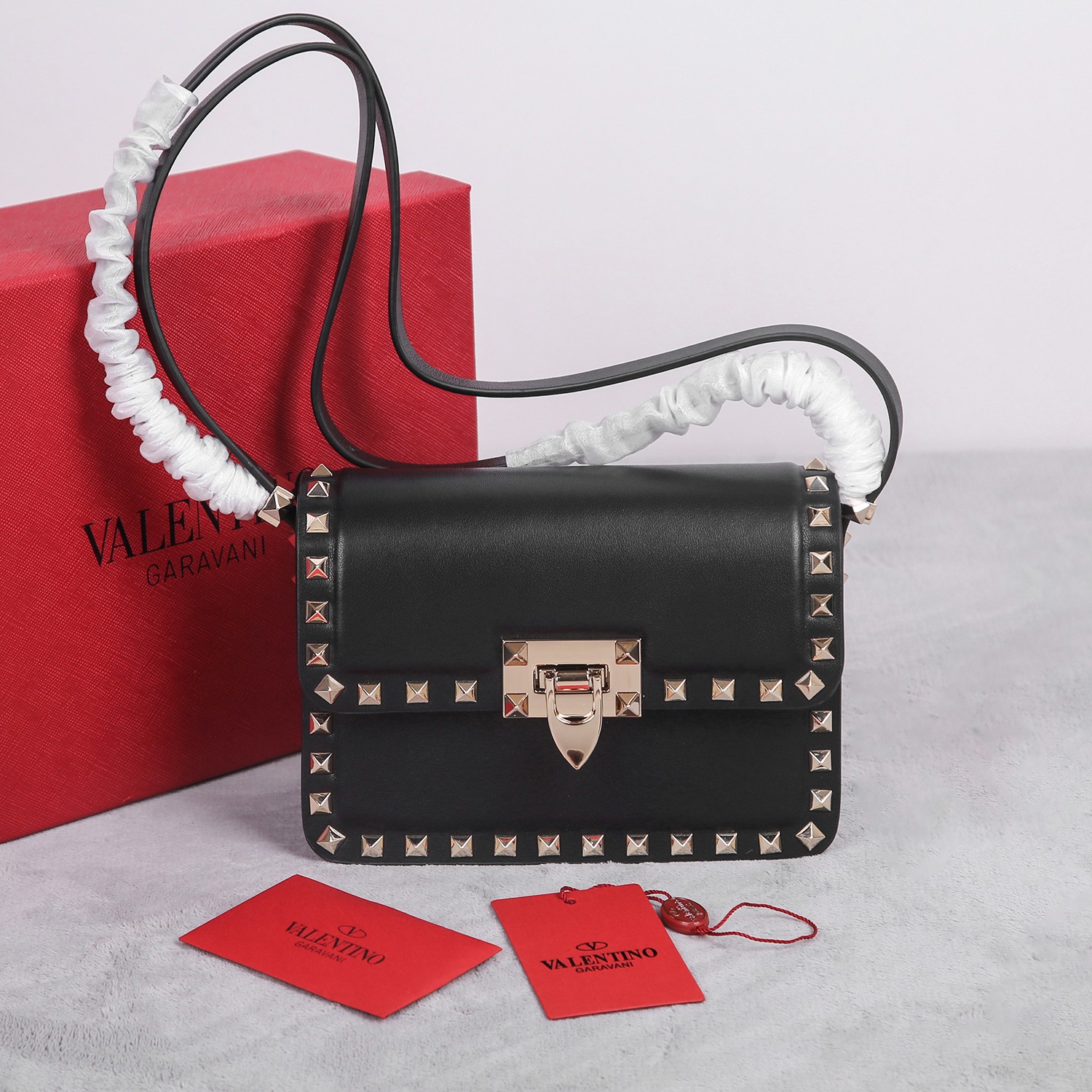 Bagsaaa Va1e*ntin0 Black Smooth Leather Rockstud23 Small Shoulder Bag - 19cm