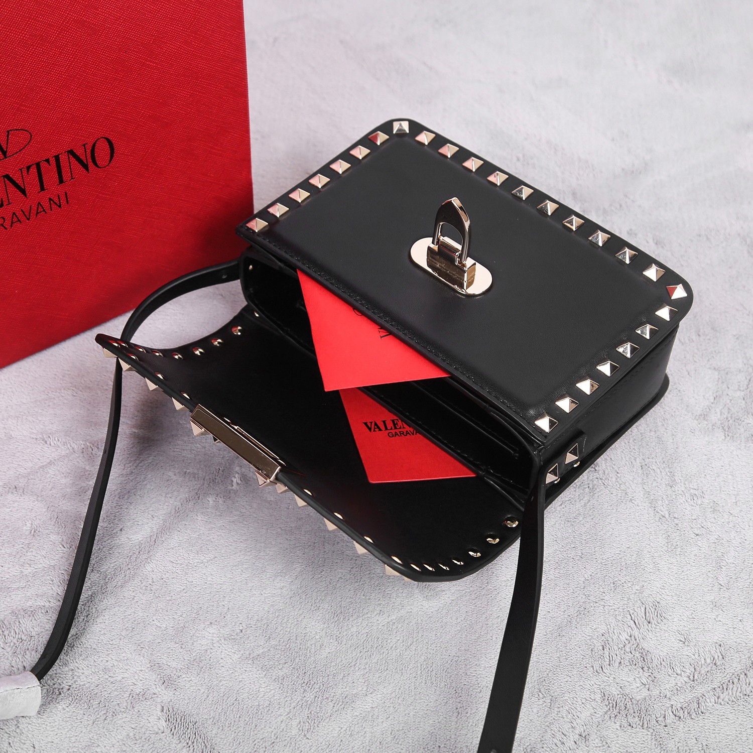 Bagsaaa Va1e*ntin0 Black Smooth Leather Rockstud23 Small Shoulder Bag - 19cm