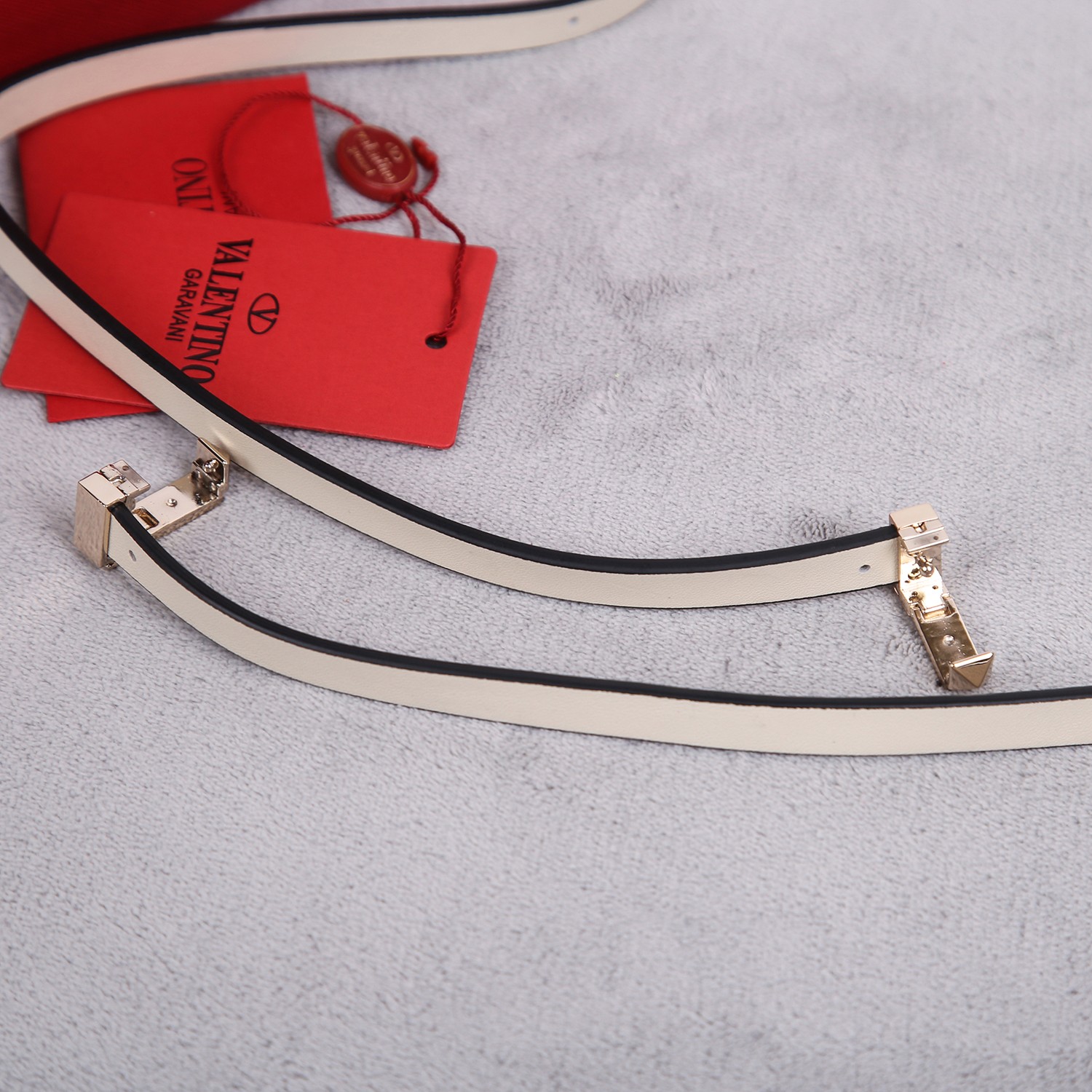 Bagsaaa Va1e*ntin0 White Smooth Leather Rockstud23 Small Shoulder Bag - 19cm