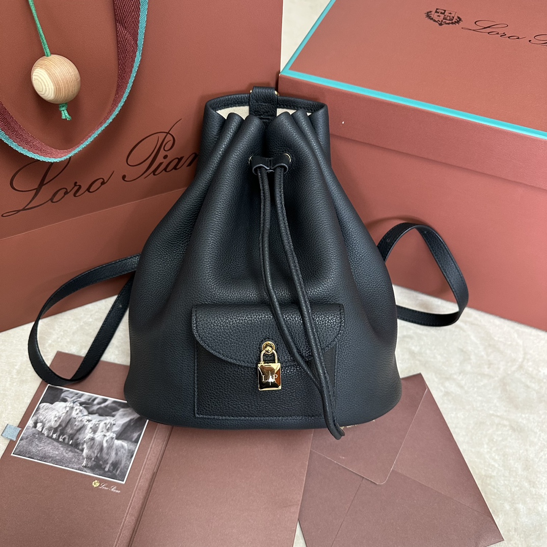 Bagsaaa L0r0 P1ana Extra Drawstring backpack L27 black - 27cm