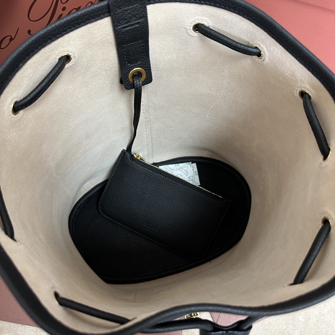 Bagsaaa L0r0 P1ana Extra Drawstring backpack L27 black - 27cm