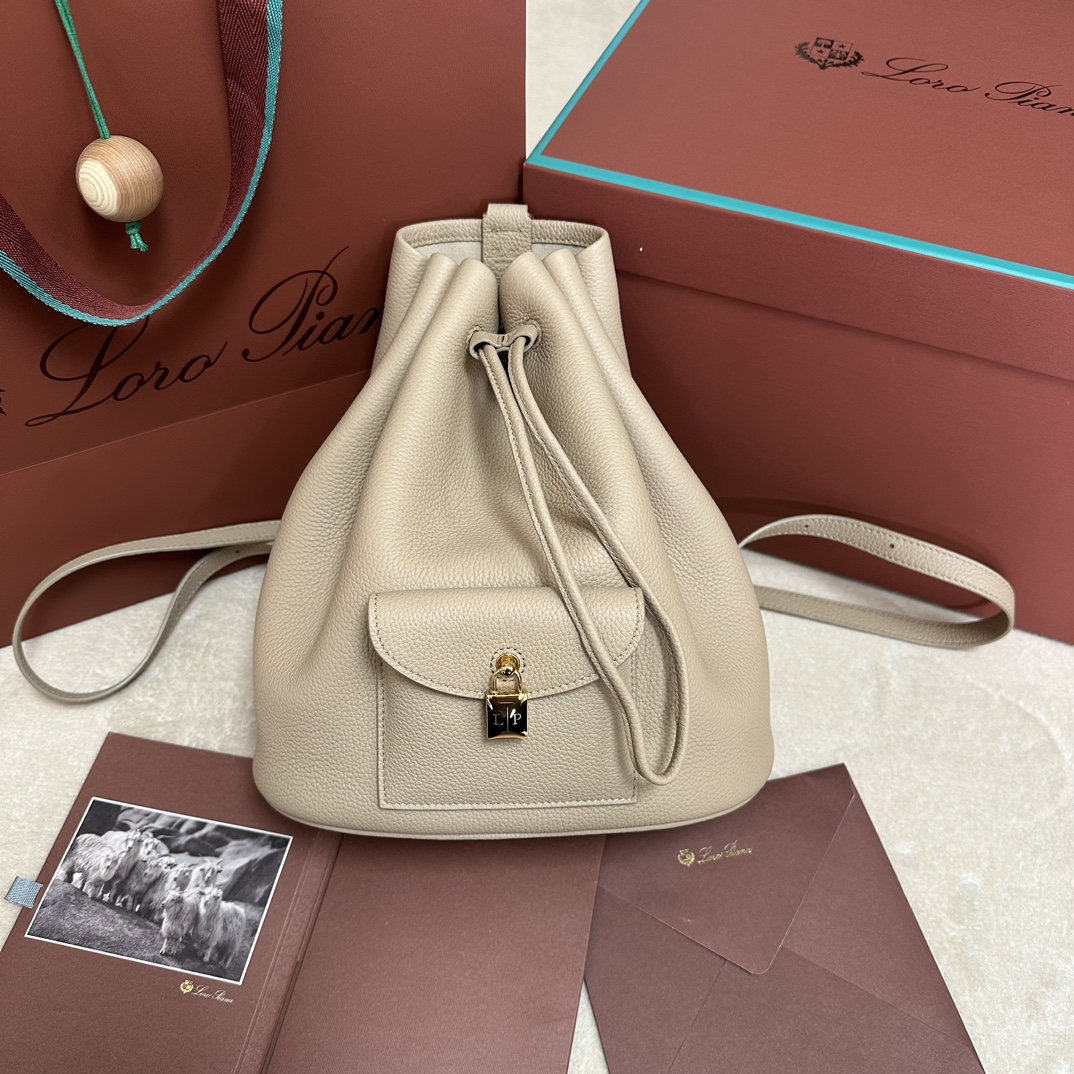 Bagsaaa L0r0 P1ana Extra Drawstring backpack L27 beige - 27cm