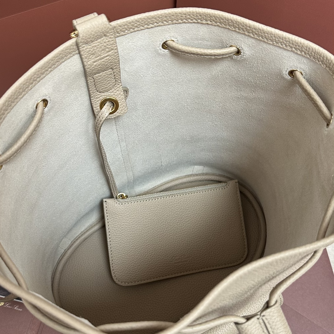 Bagsaaa L0r0 P1ana Extra Drawstring backpack L27 beige - 27cm