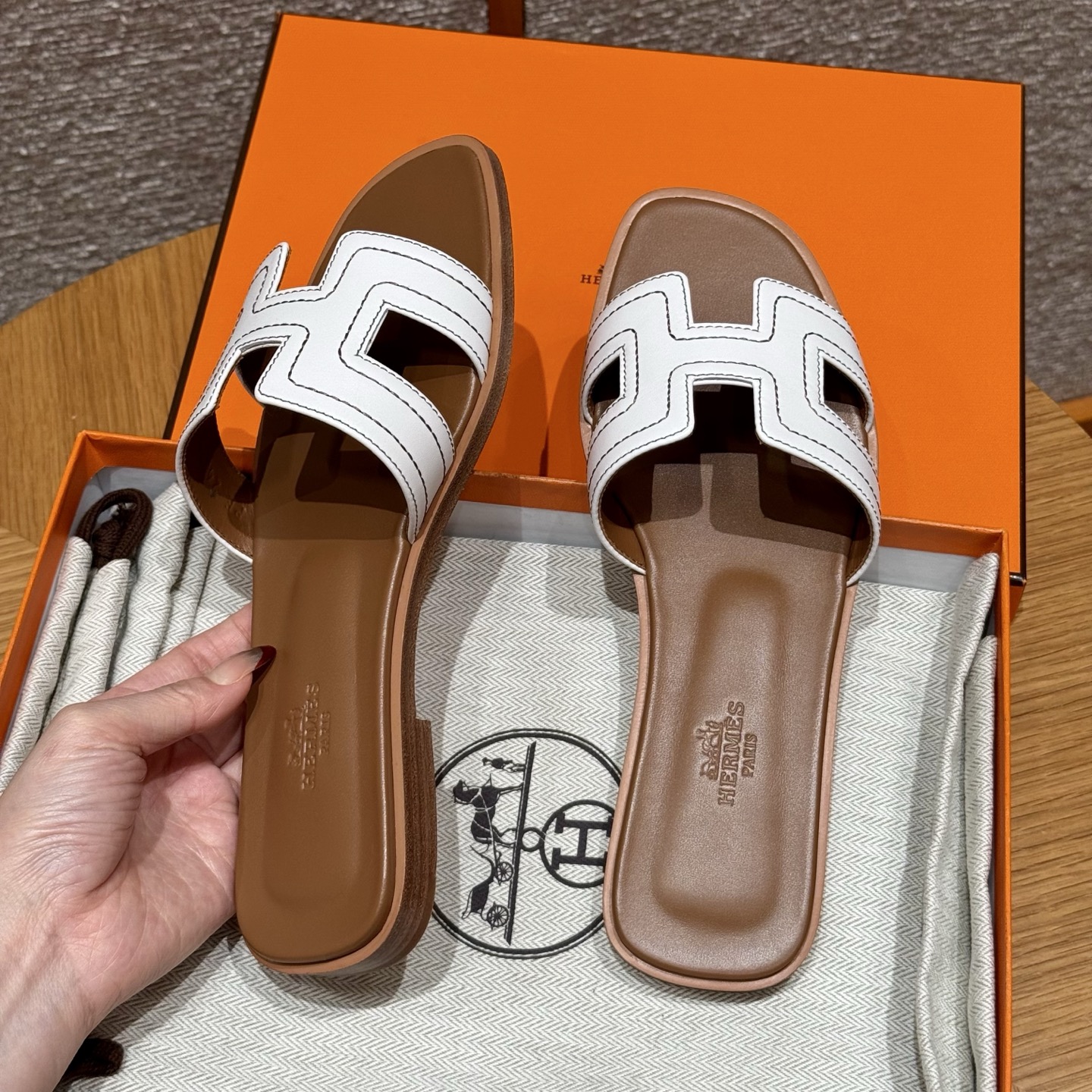 Bagsaaa H**me5 Oran Sandal