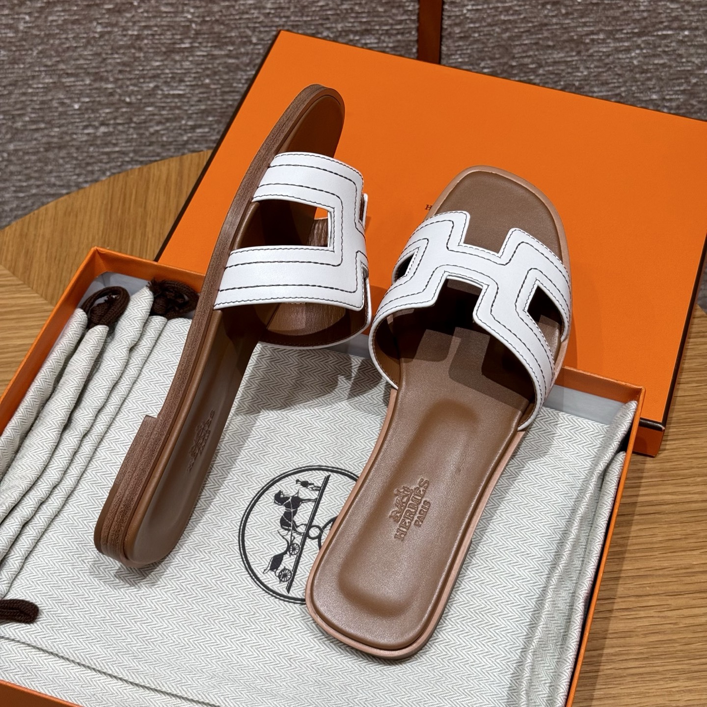 Bagsaaa H**me5 Oran Sandal
