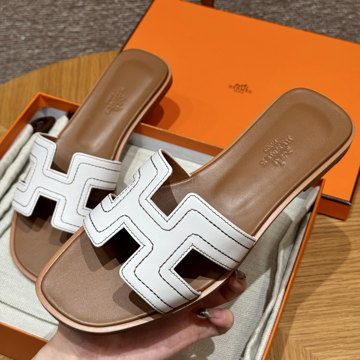 Bagsaaa H**me5 Oran Sandal